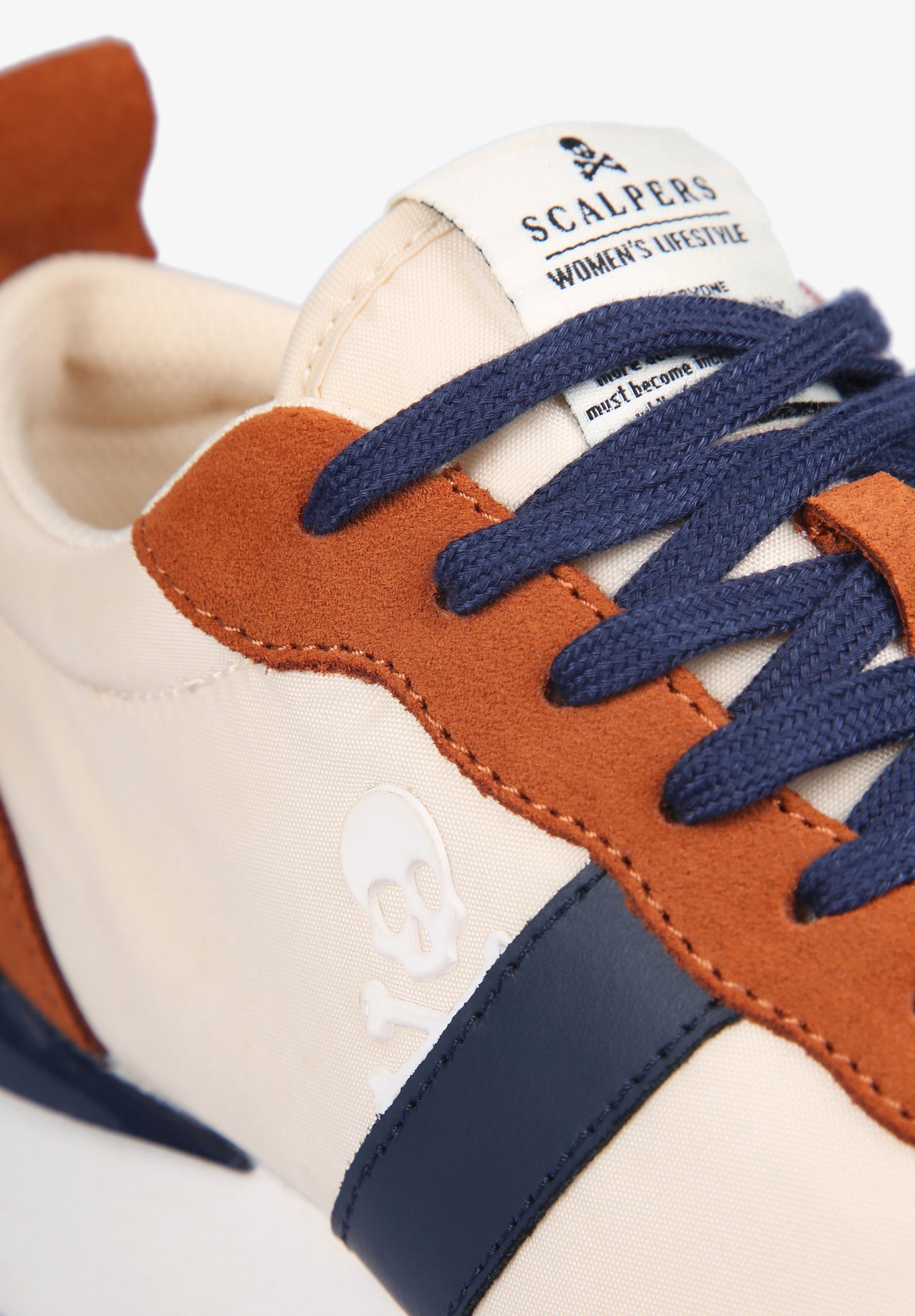 SNEAKERS ESTABILIZADOR PRONUNCIADO