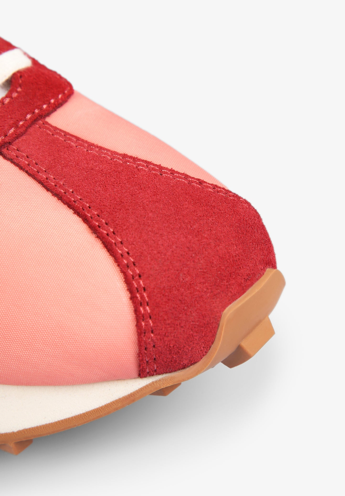 SNEAKERS ESTABILIZADOR PRONUNCIADO