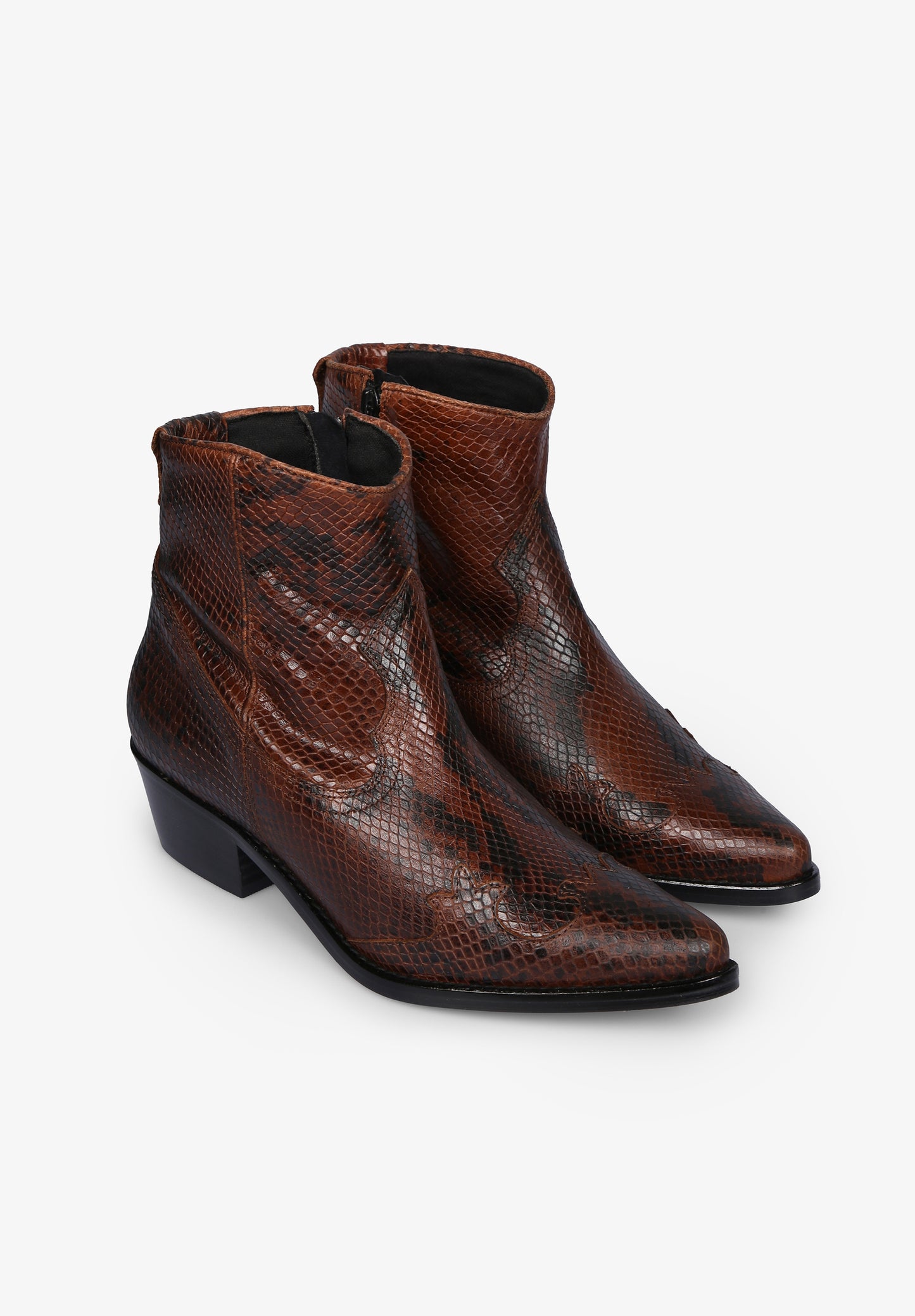BOTIN COWBOY PIEL GRABADA