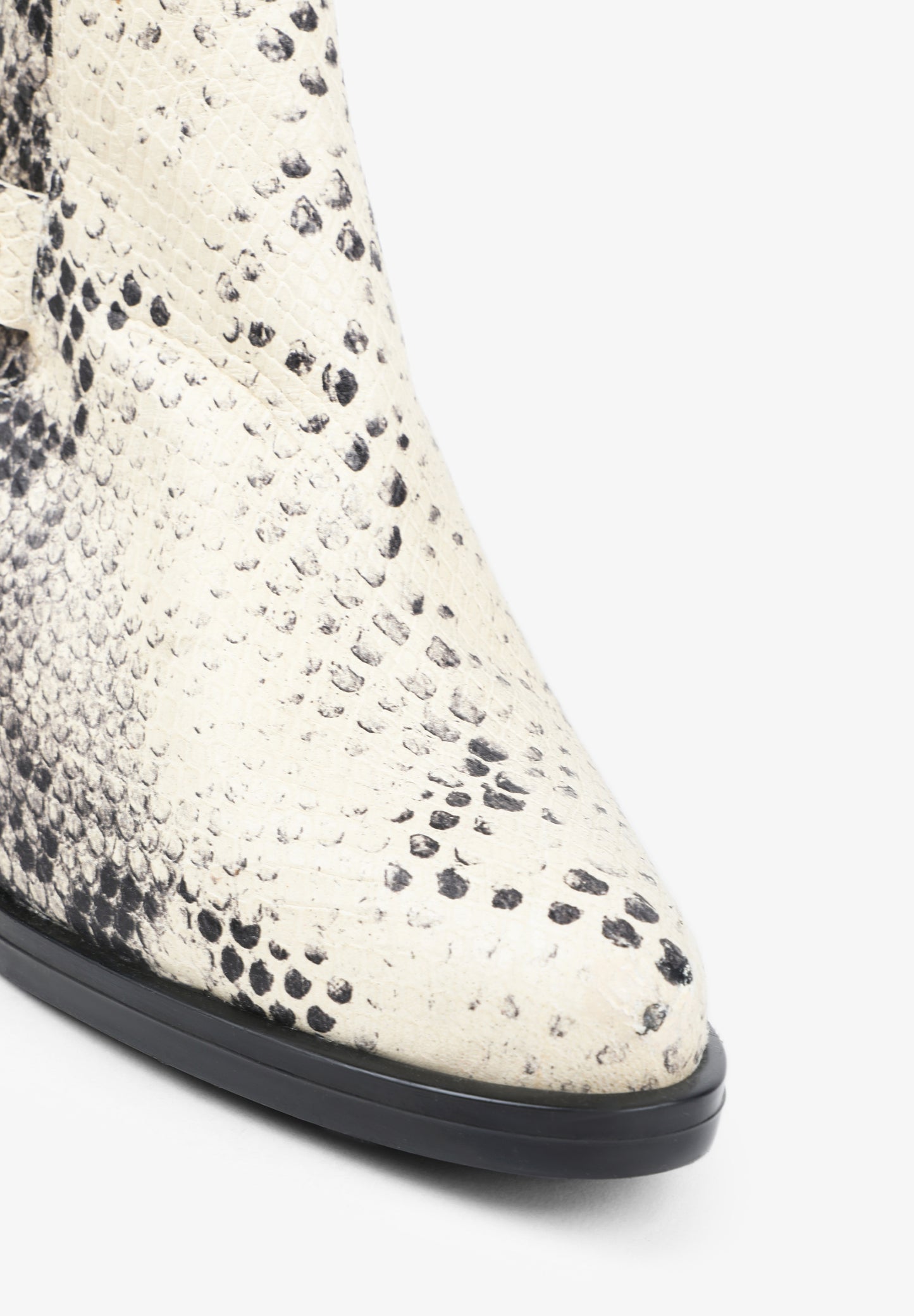 BOTÍN DETALLE ARGOLLA