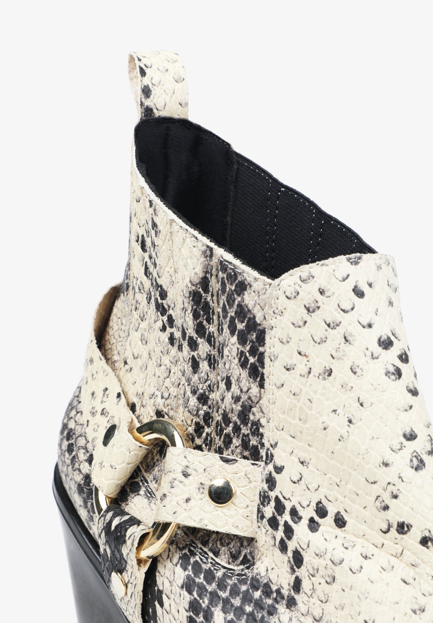 BOTÍN DETALLE ARGOLLA