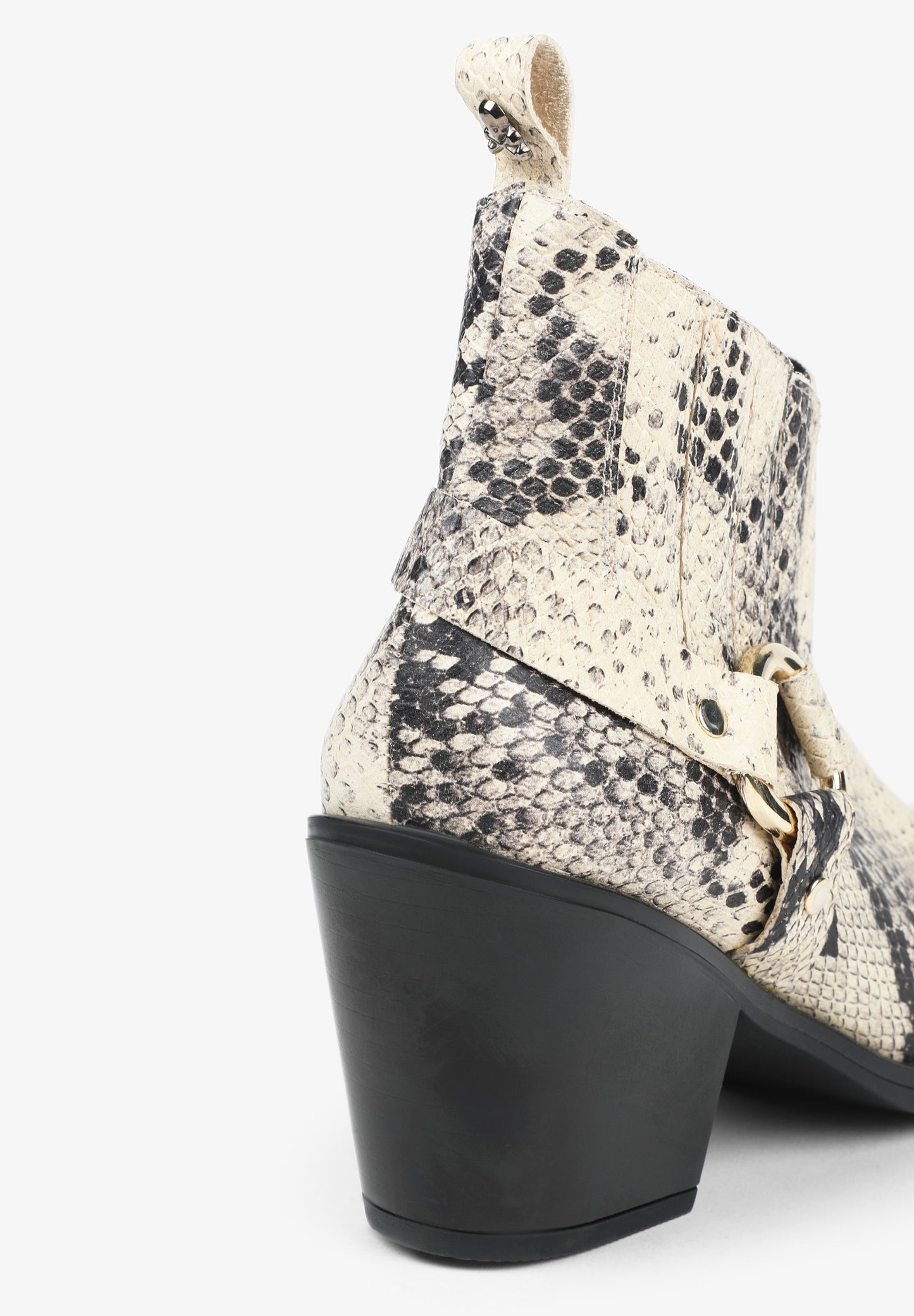 BOTÍN DETALLE ARGOLLA