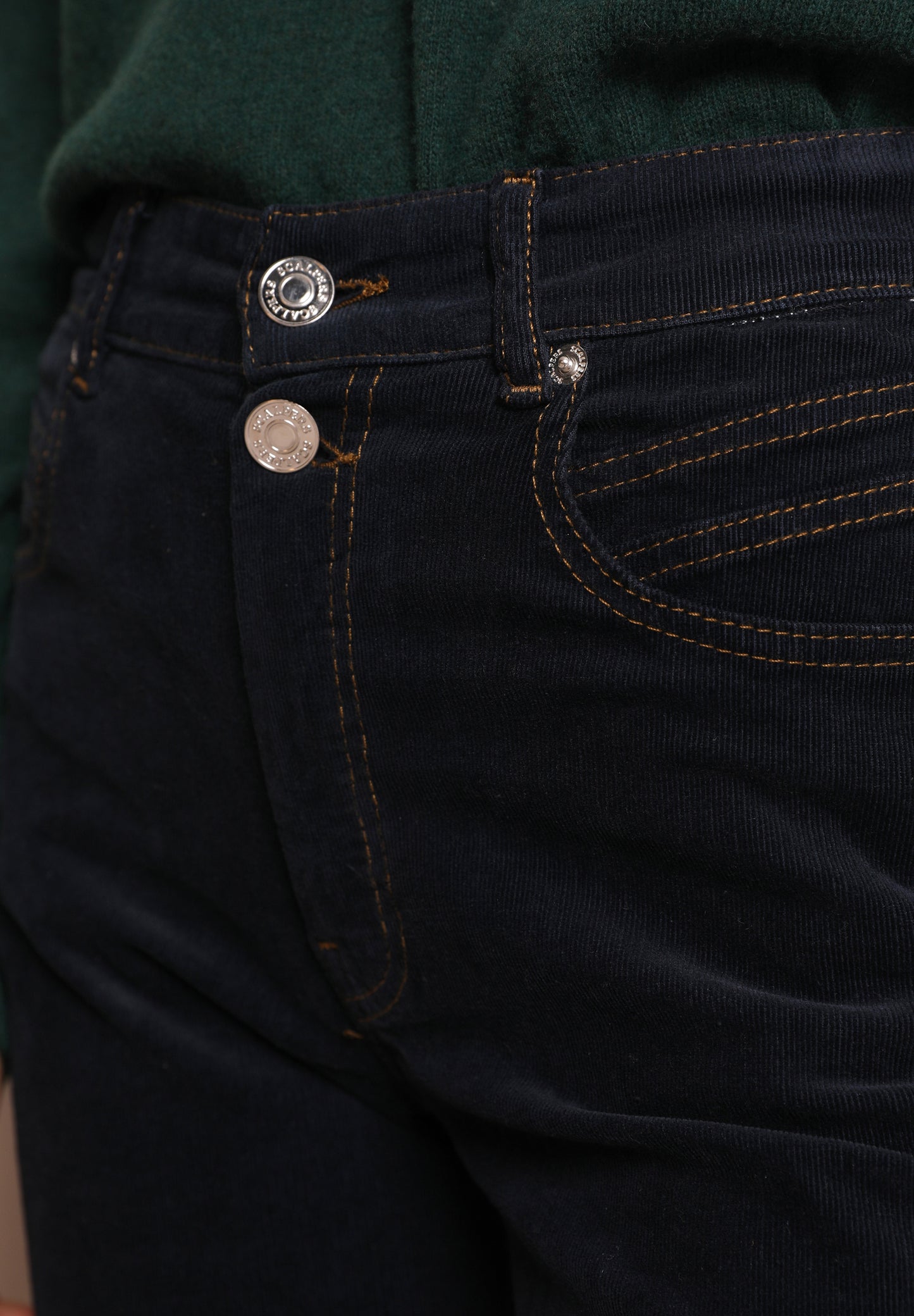 PANTALÓN FLARE DOBLE BOTÓN