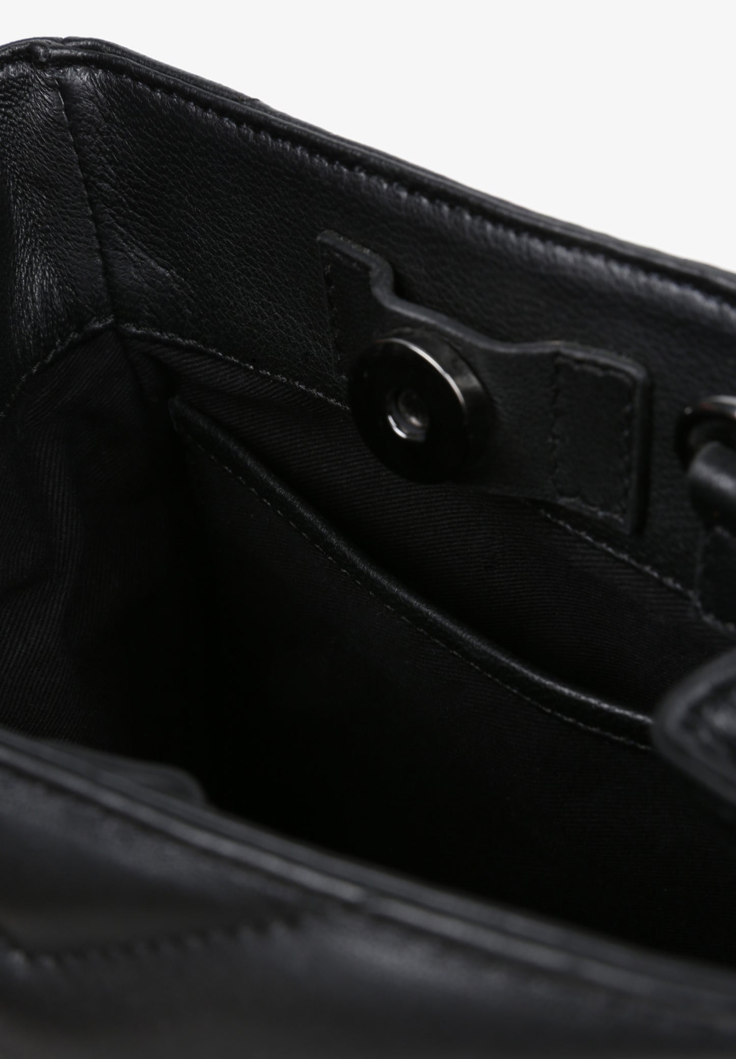 BOLSO PIEL ACOLCHADO FLECOS