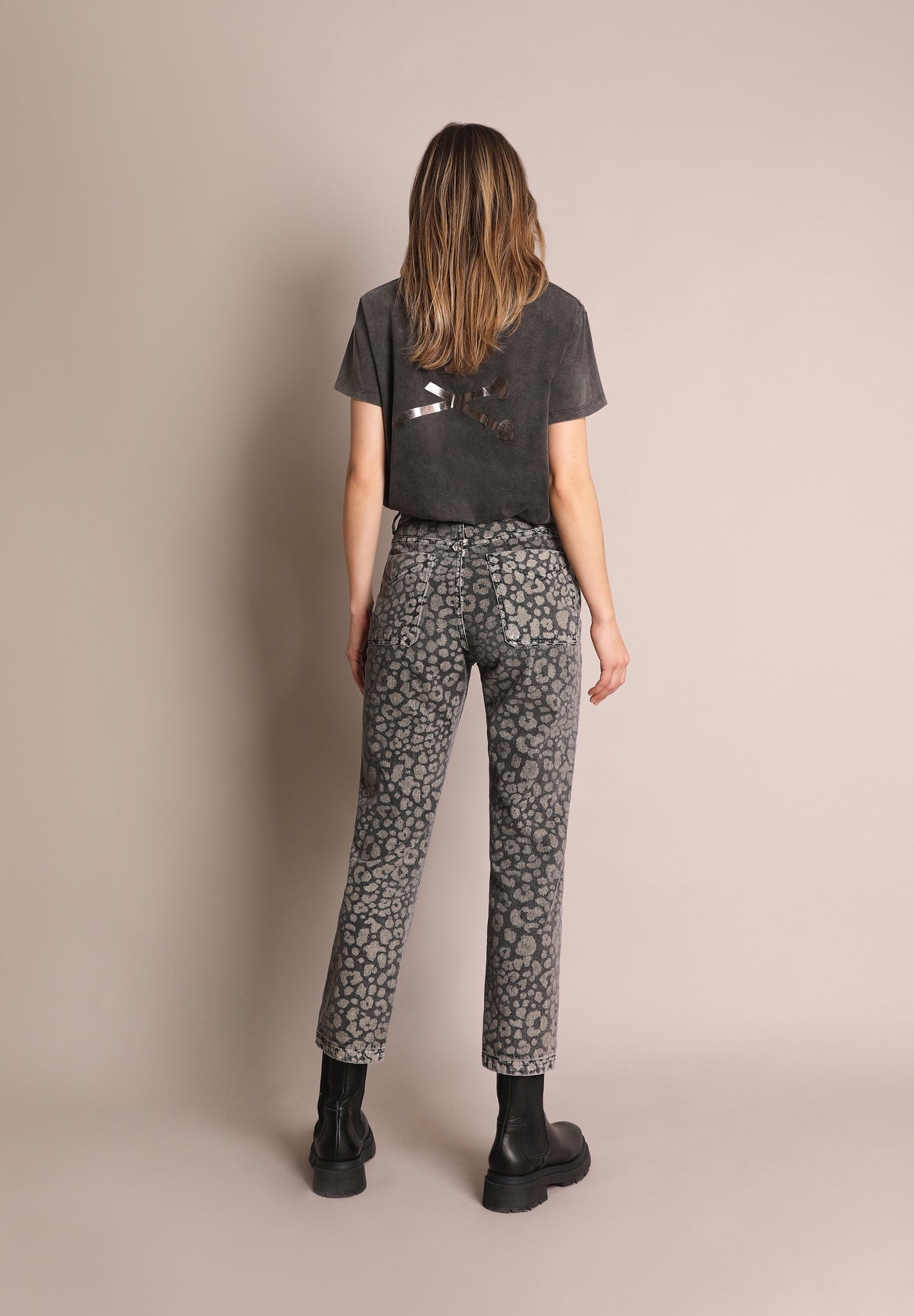 PANTALÓN DENIM ANIMAL PRINT