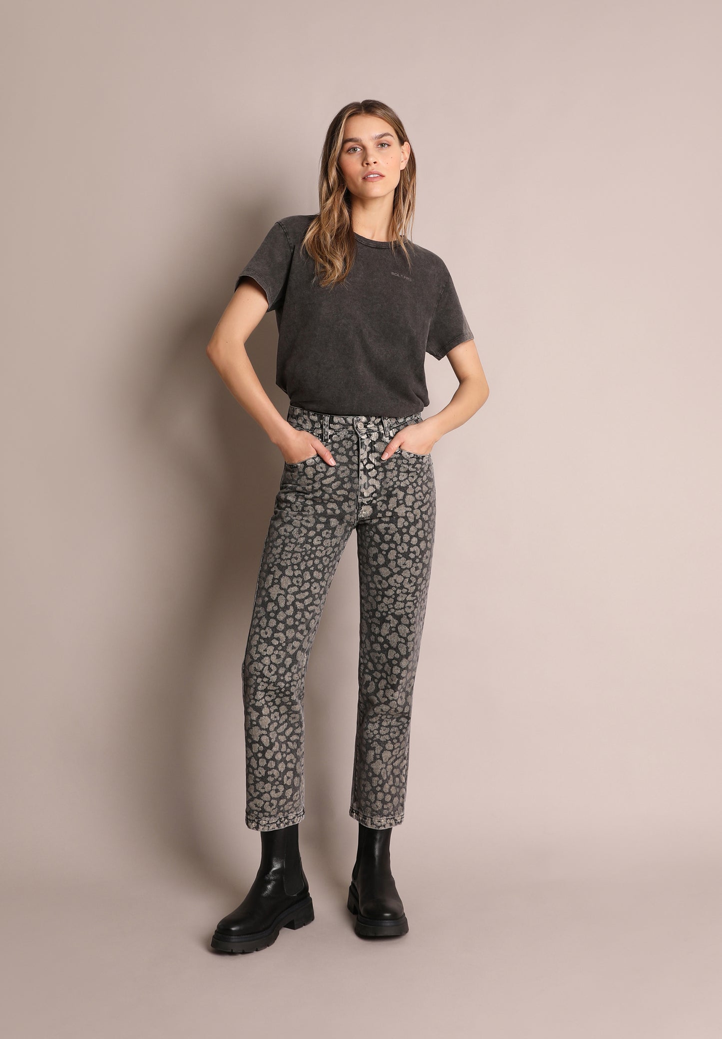 PANTALÓN DENIM ANIMAL PRINT