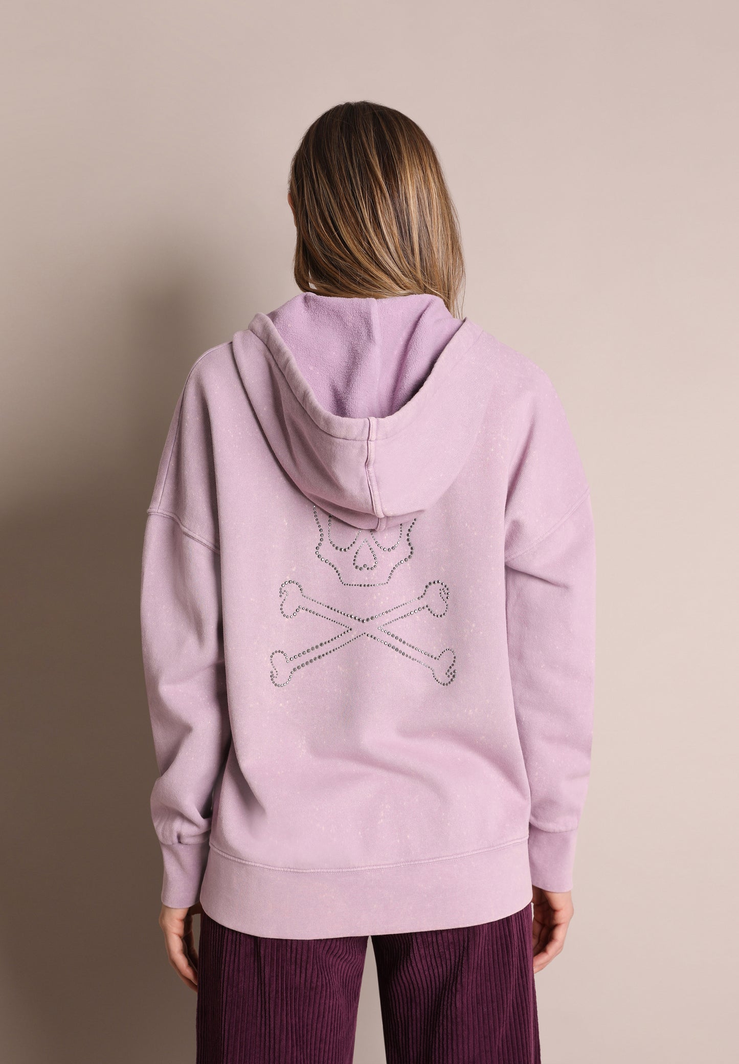 SUDADERA CAPUCHA CALAVERA TRASERA
