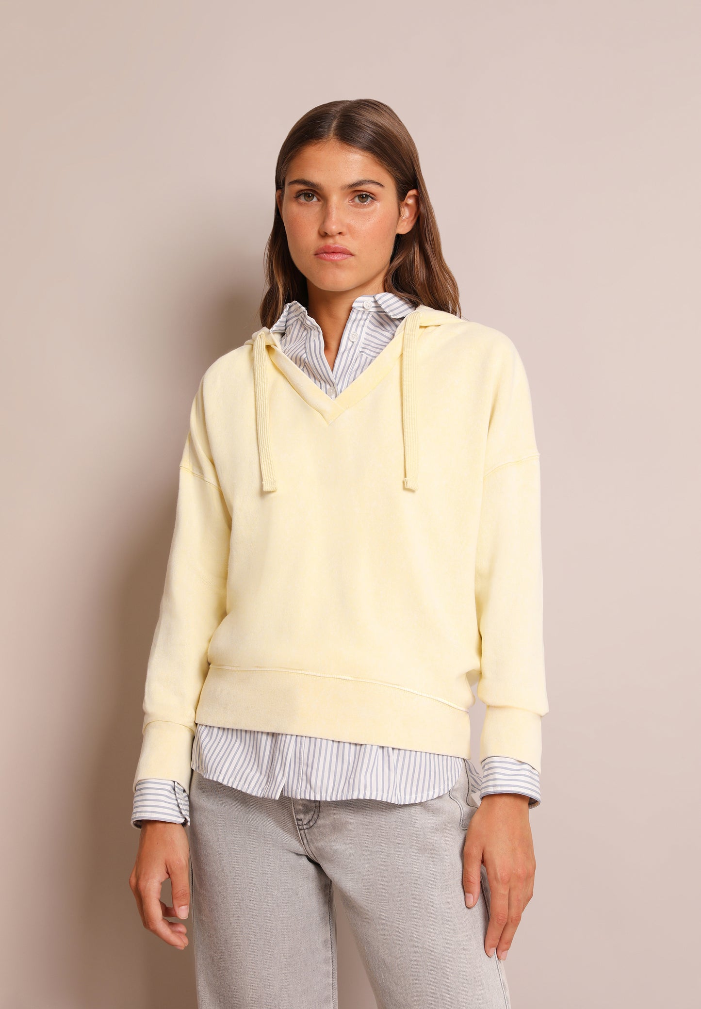 SUDADERA CAPUCHA CALAVERA TRASERA