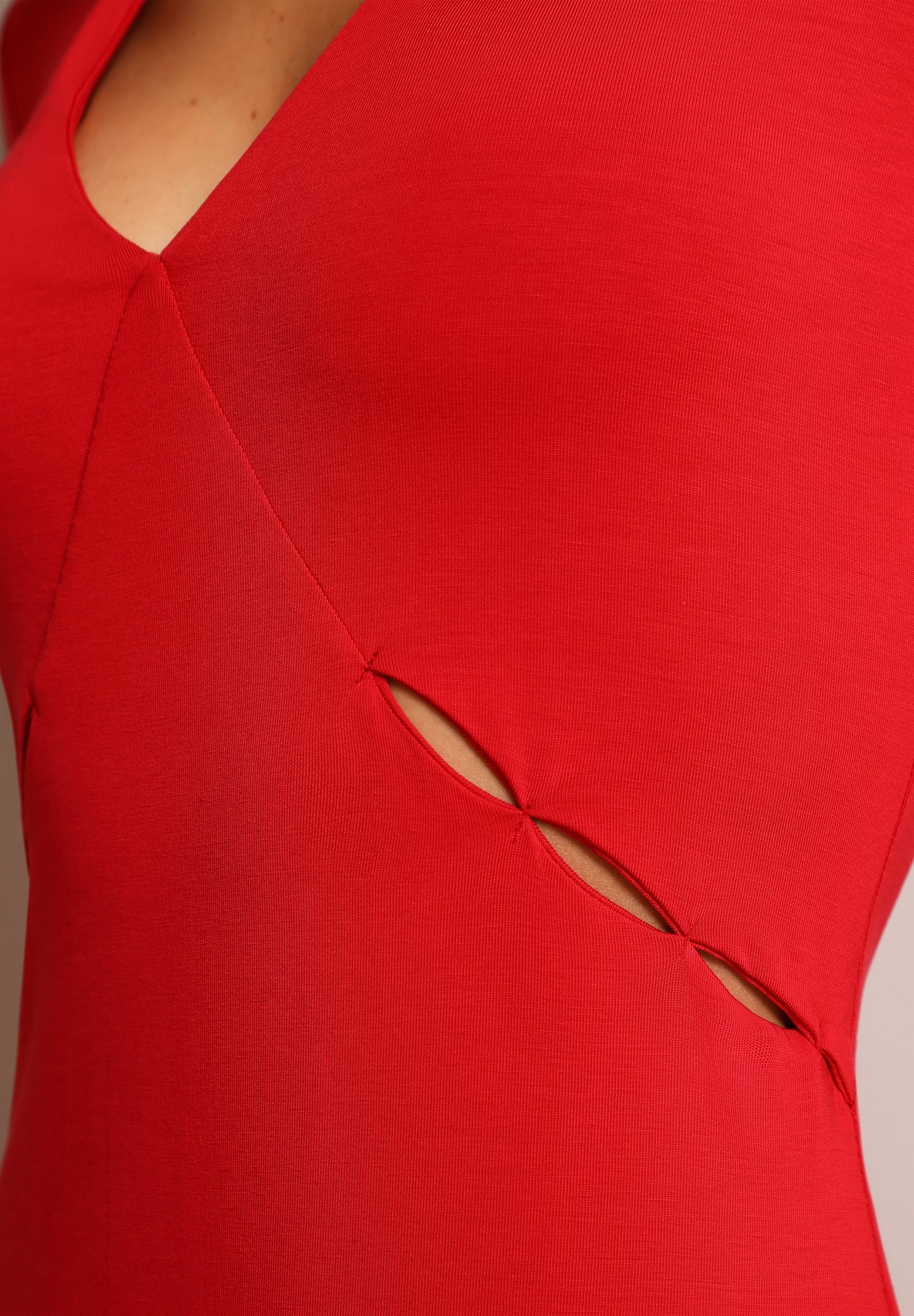 VESTIDO DETALLE ABERTURAS