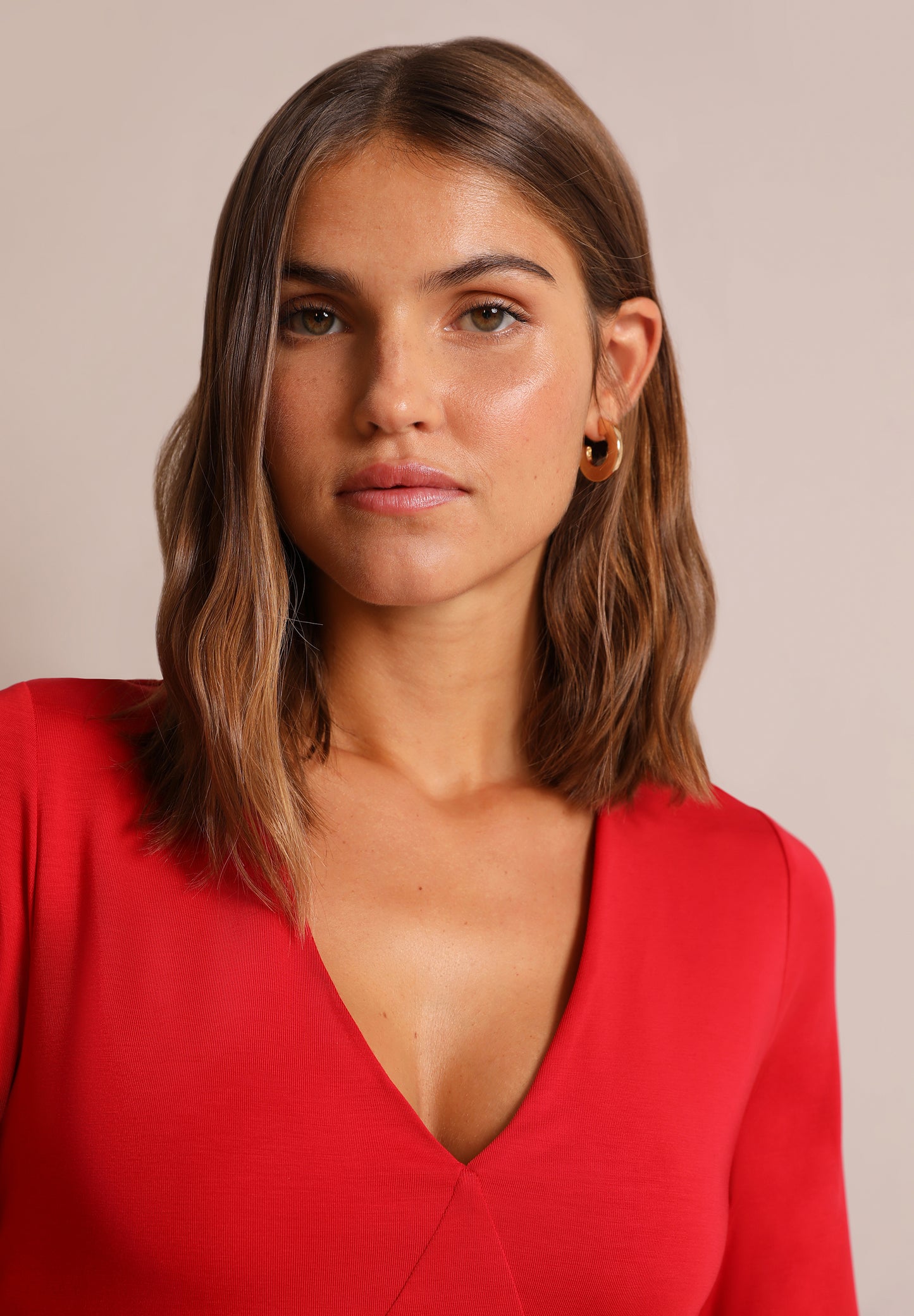 VESTIDO DETALLE ABERTURAS