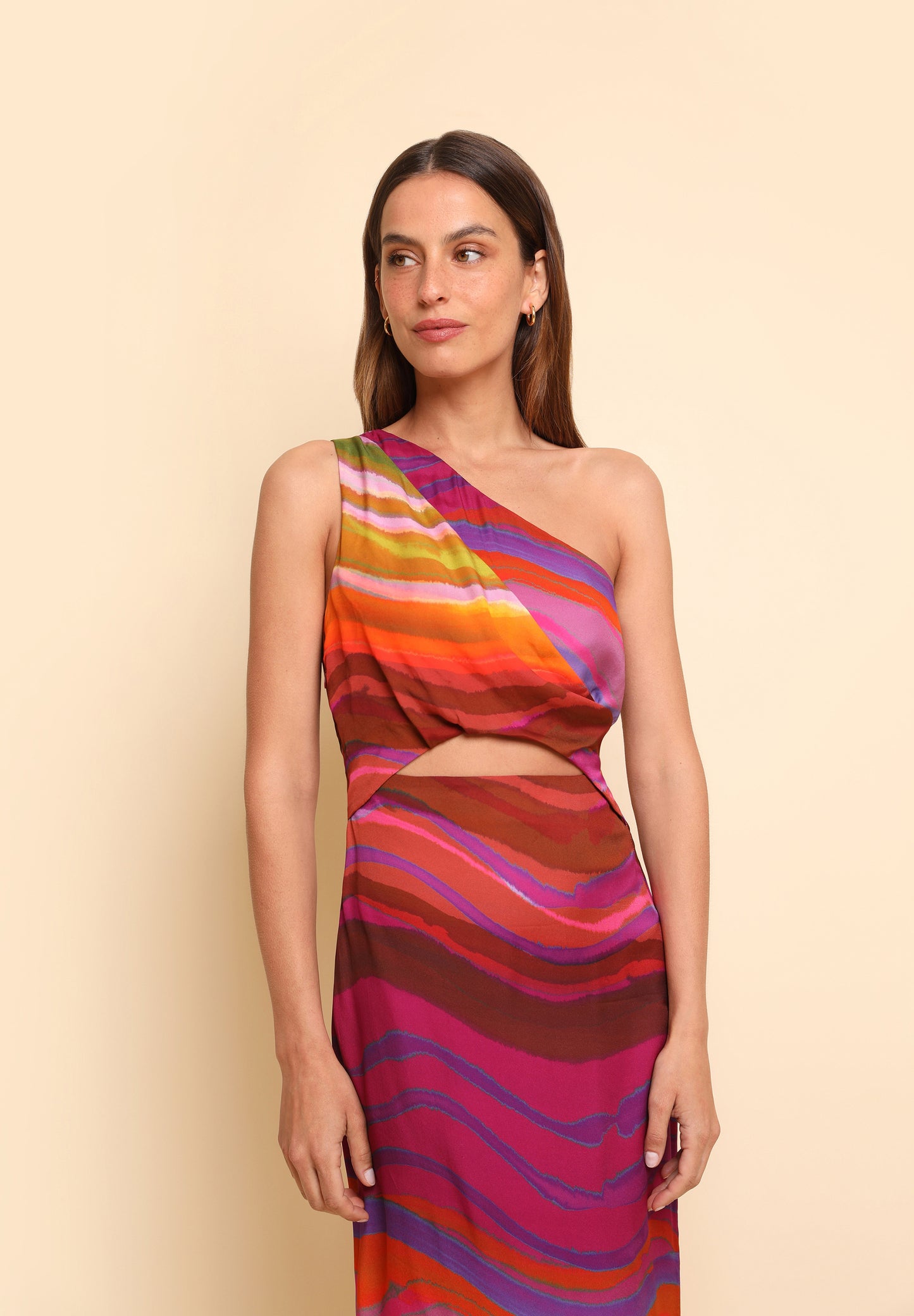 VESTIDO SATINADO ASIMÉTRICO