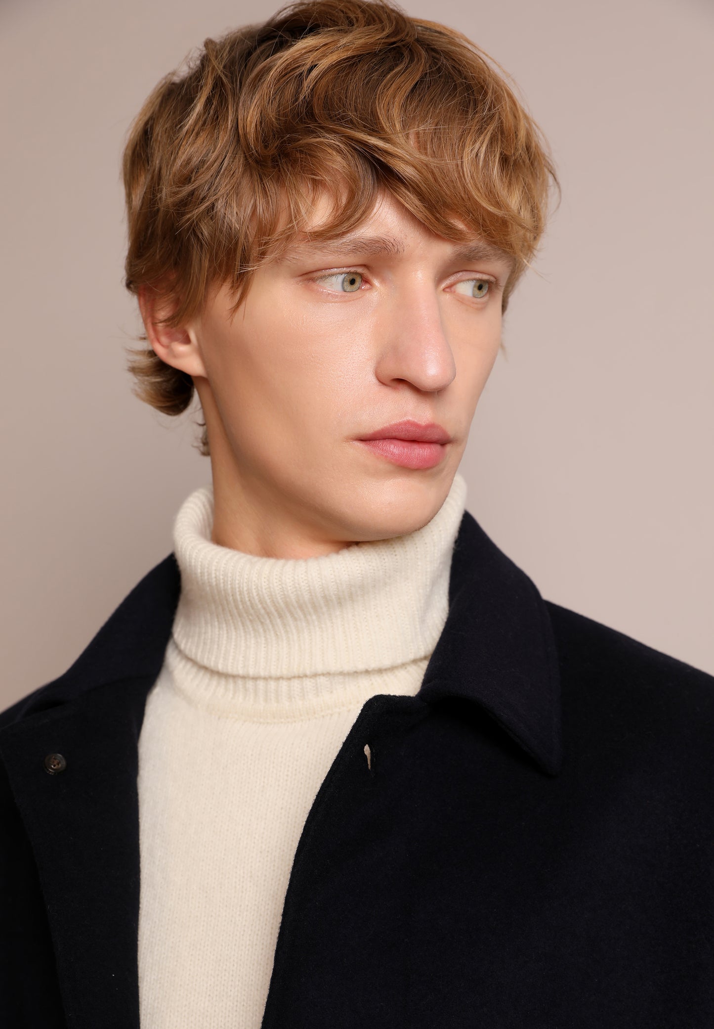 ABRIGO LANA CUELLO REDONDO