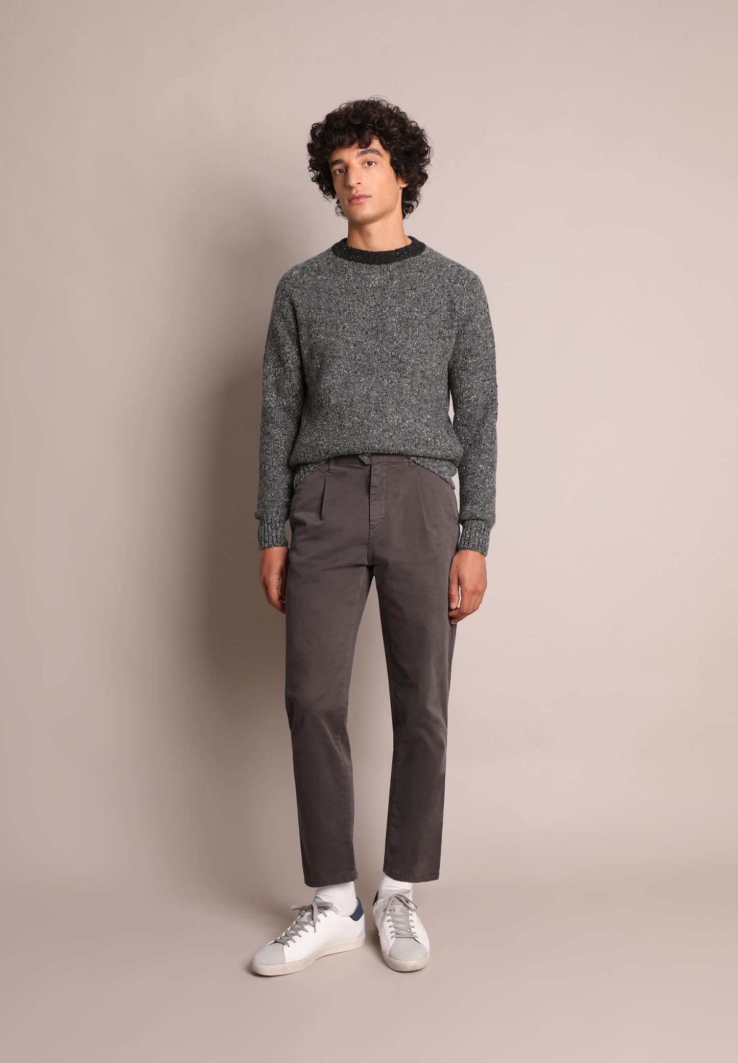 PANTALÓN RELAXED CHINO PINZAS
