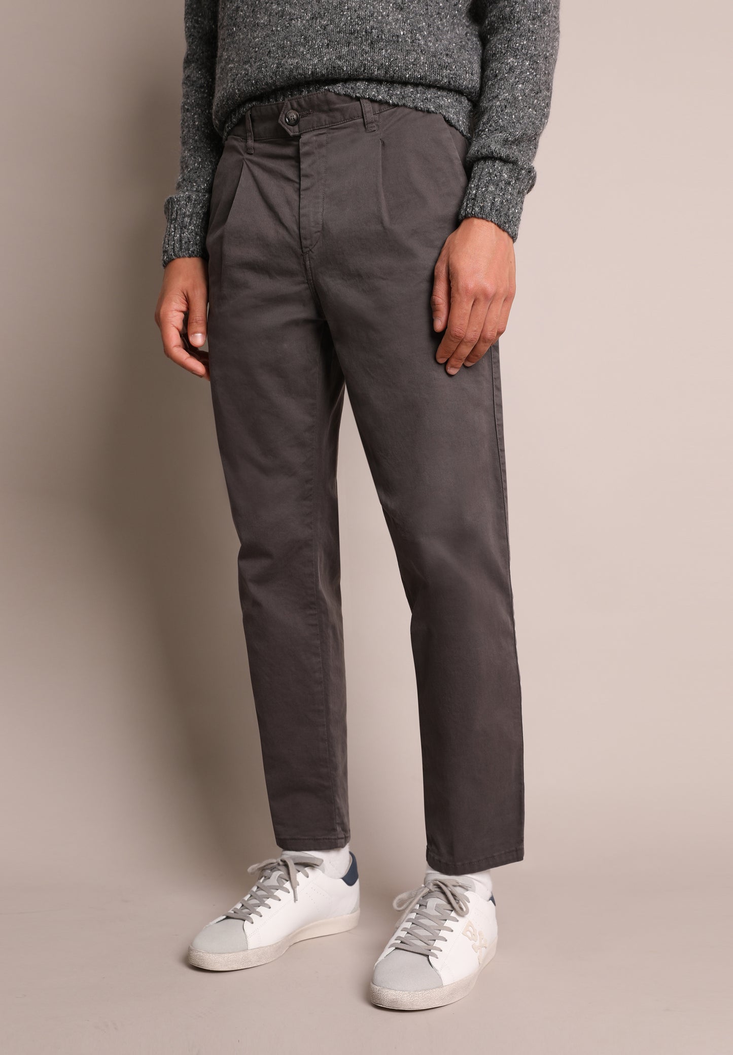 PANTALÓN RELAXED CHINO PINZAS