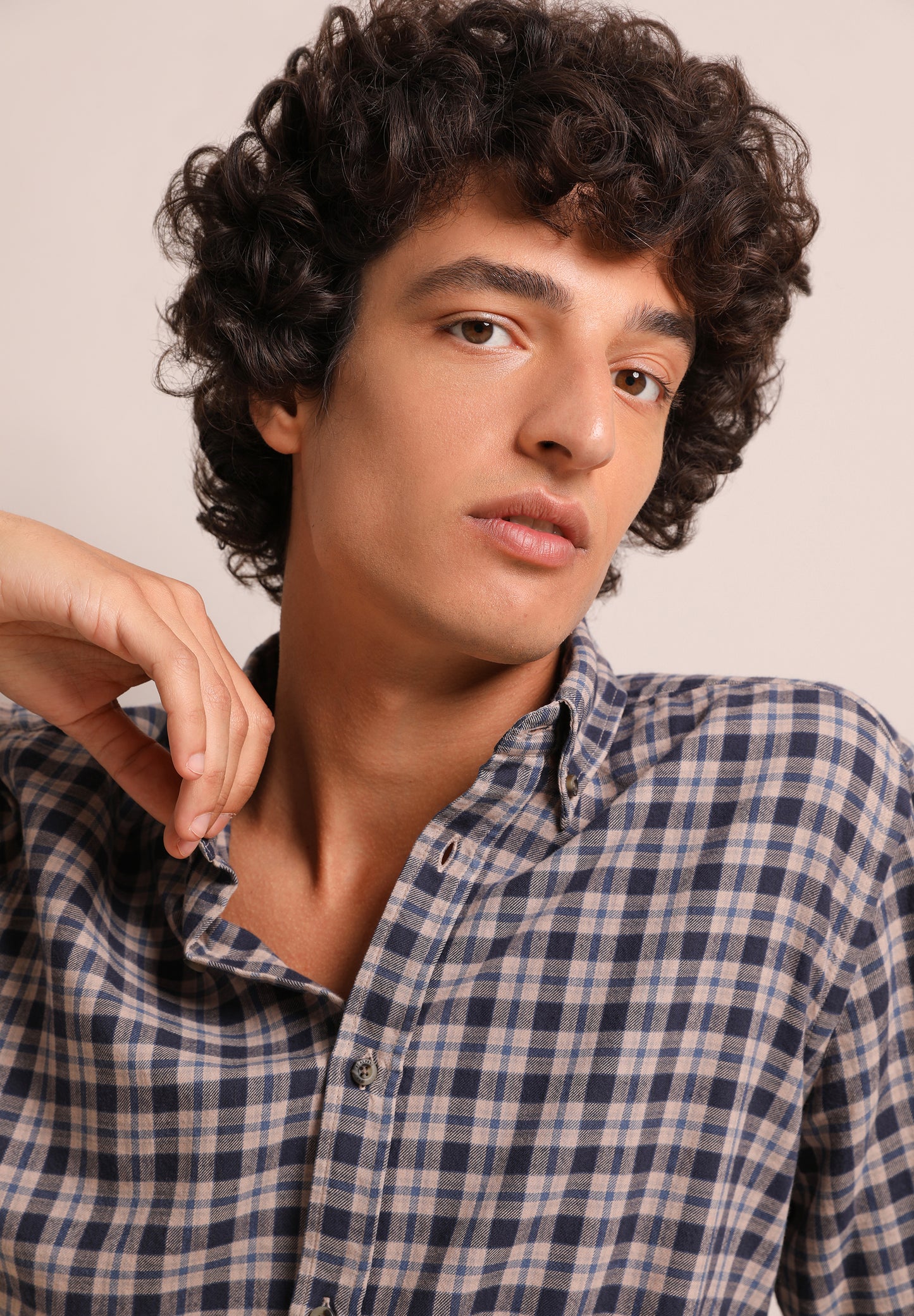 CAMISA CUADROS CUELLO BOTONES