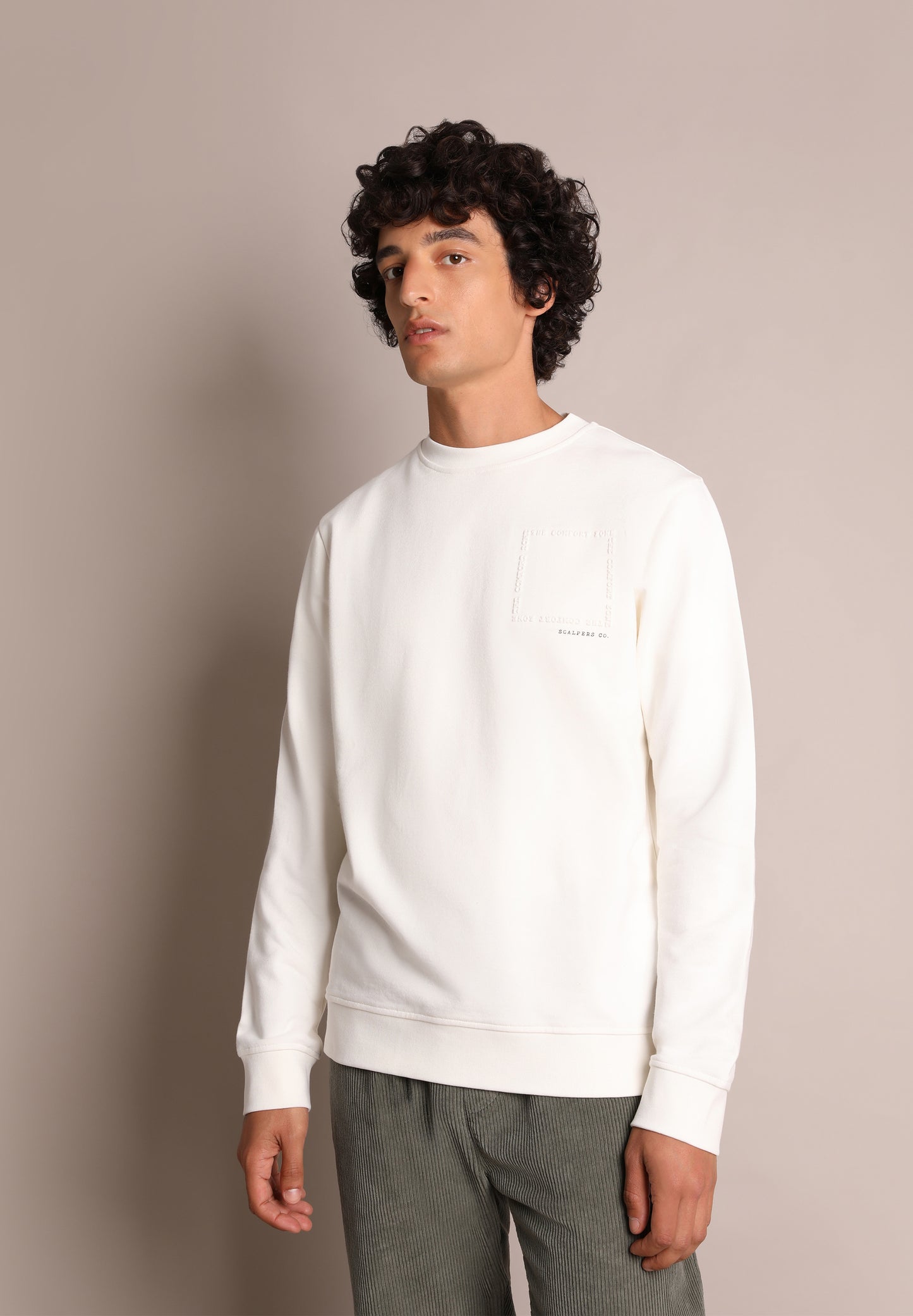 SUDADERA TEXTO RELIEVE