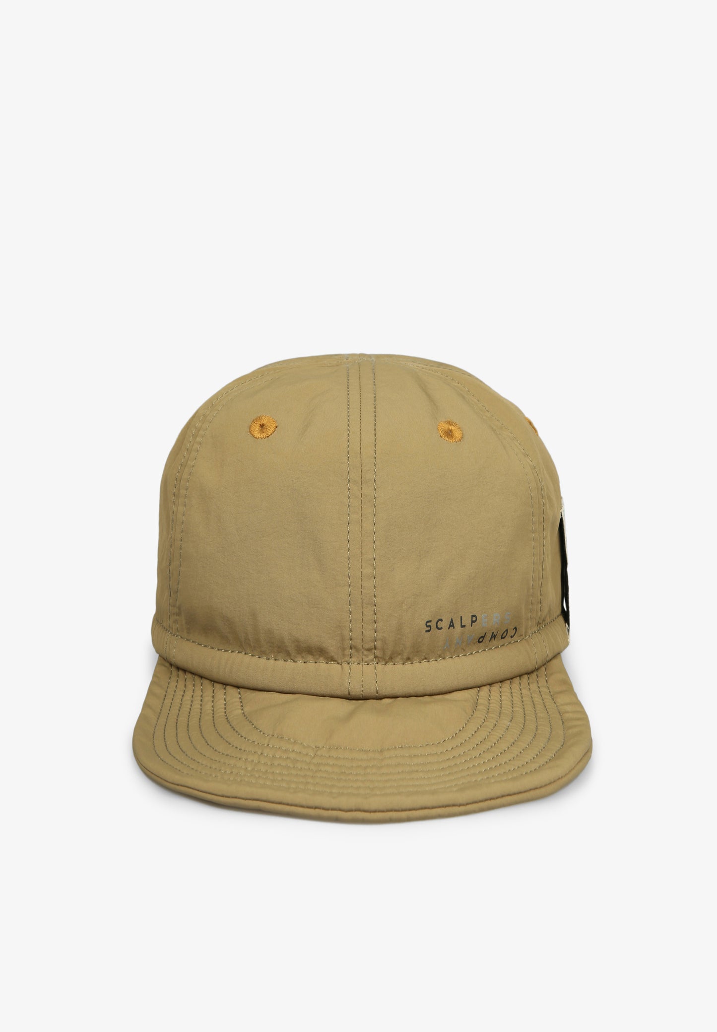 GORRA CINCO PANELES DETALLE ETIQUETA