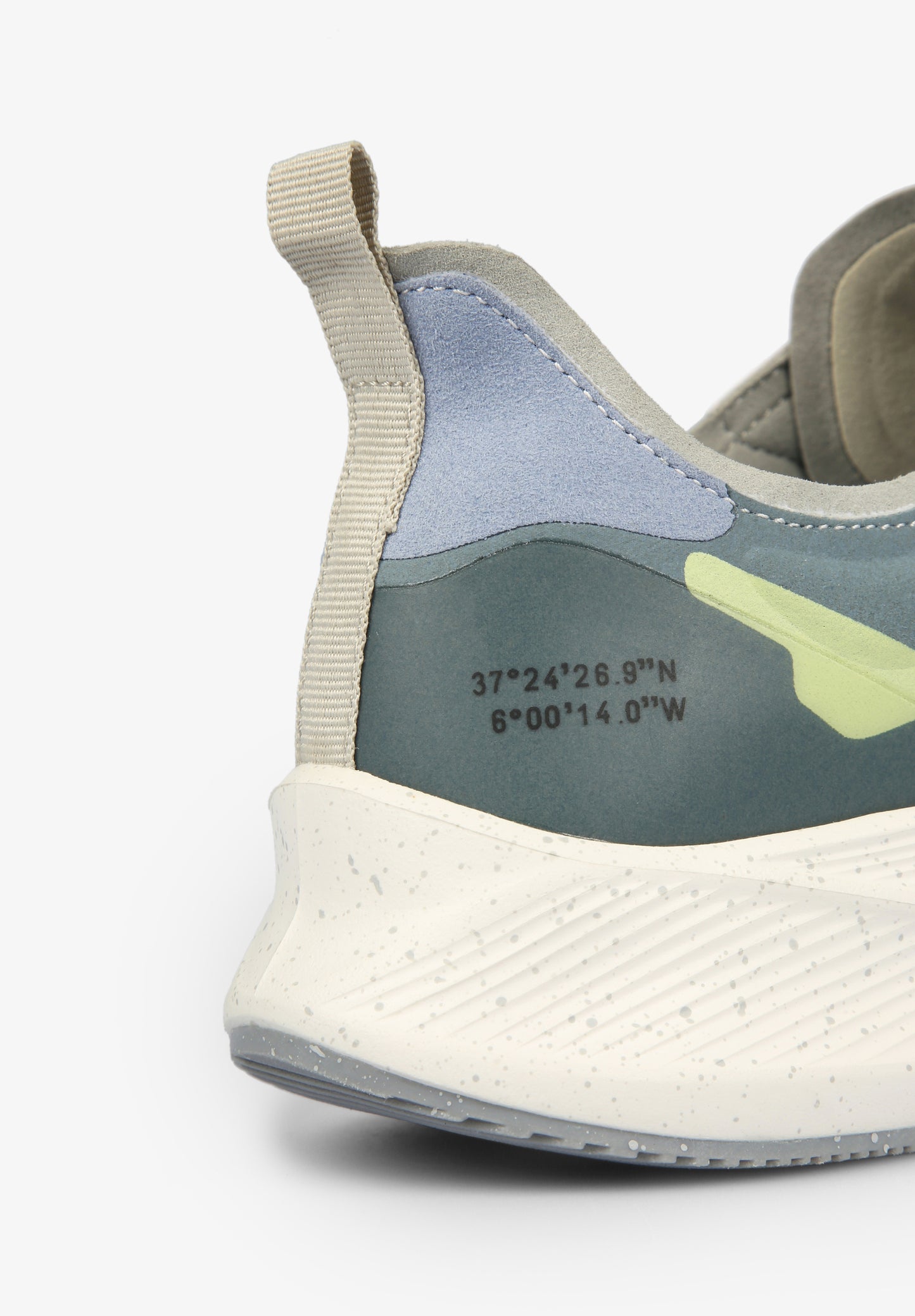 SNEAKERS TRAIL LIGERA