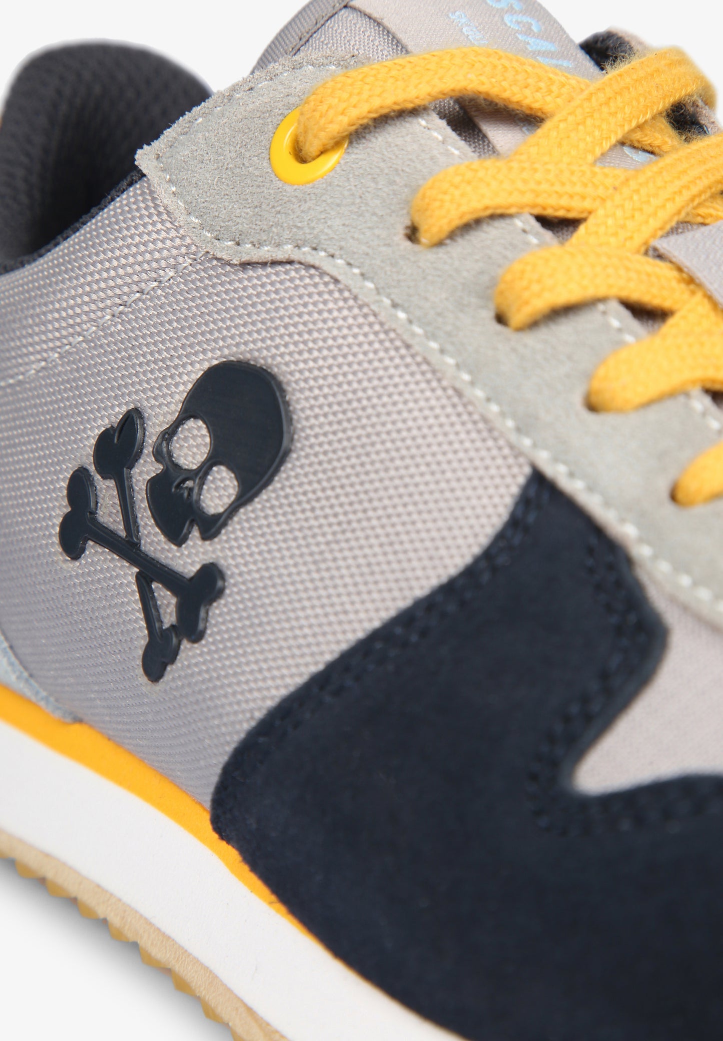 SNEAKERS CALAVERA INSIGNIA
