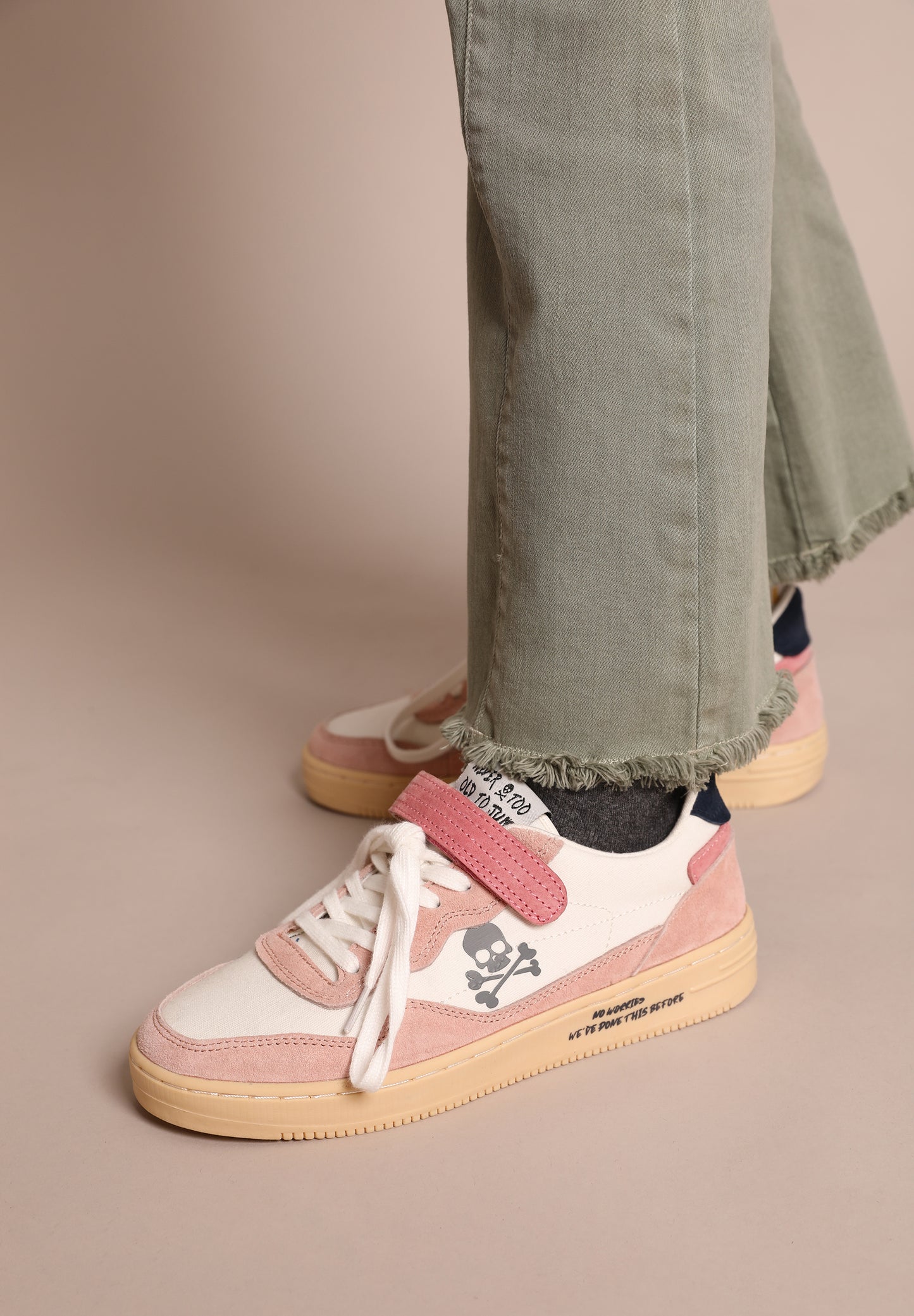 SNEAKERS CALAVERA VELCRO