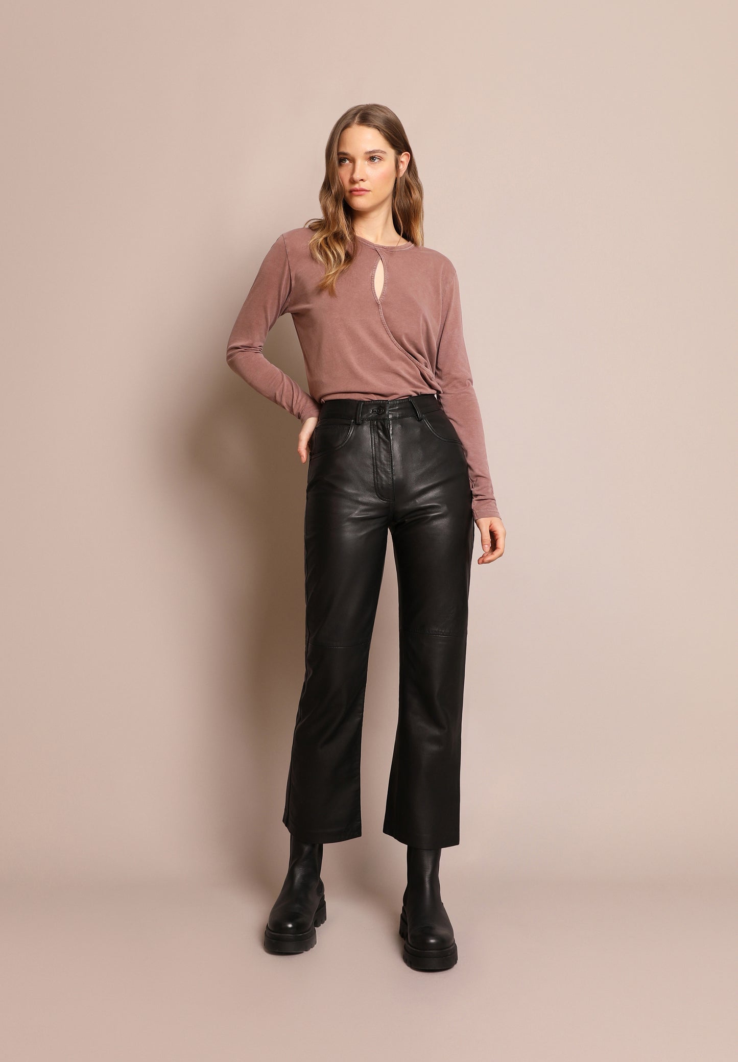 CAMISETA CRUZADA ABERTURA