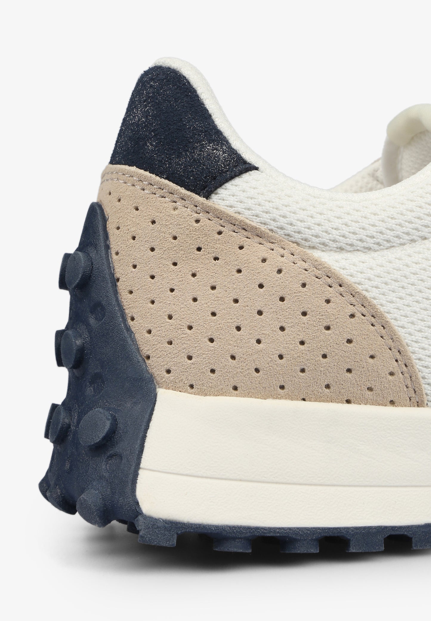 SNEAKERS CALAVERA INSIGNIA