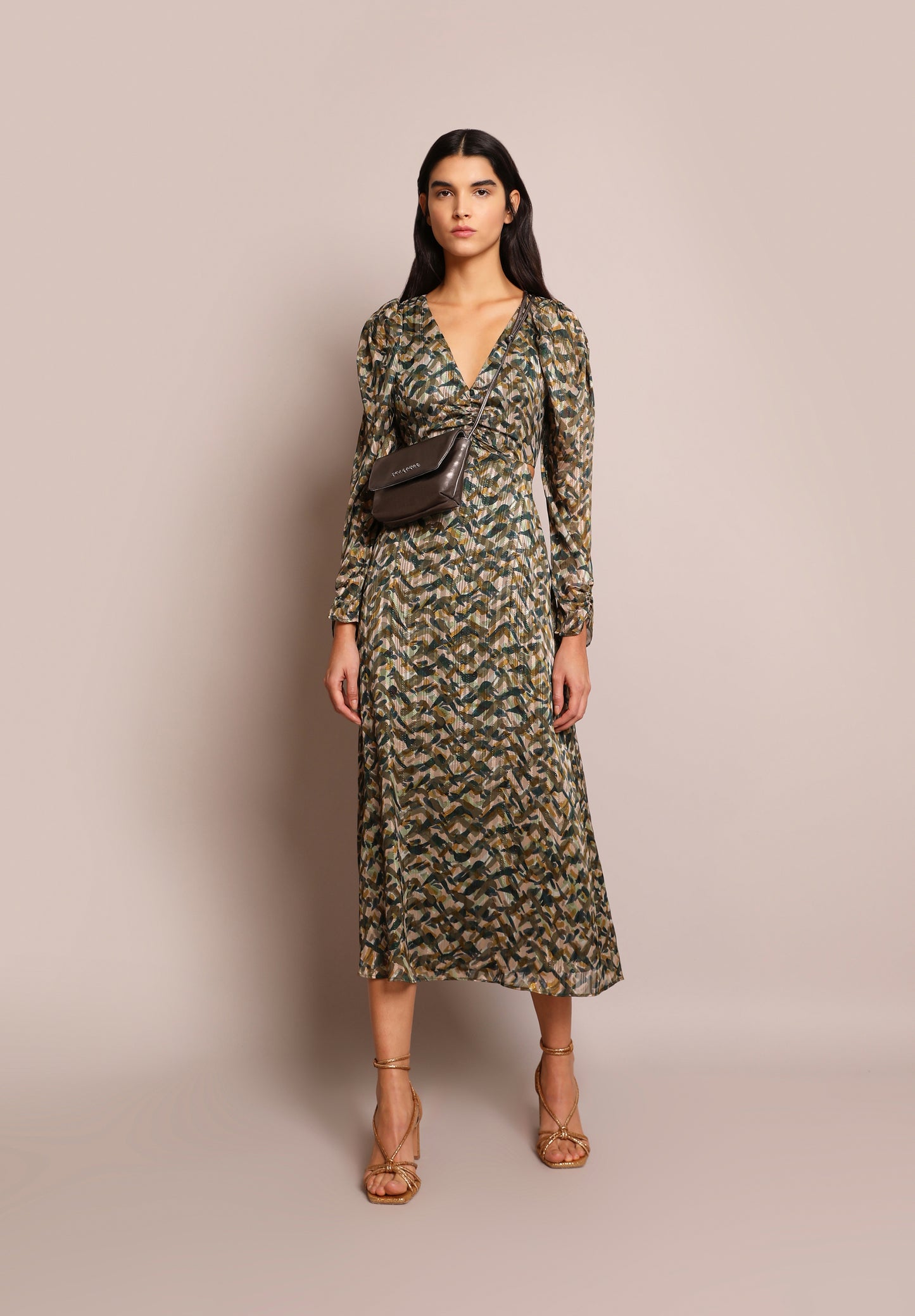 VESTIDO MIDI CUT OUT