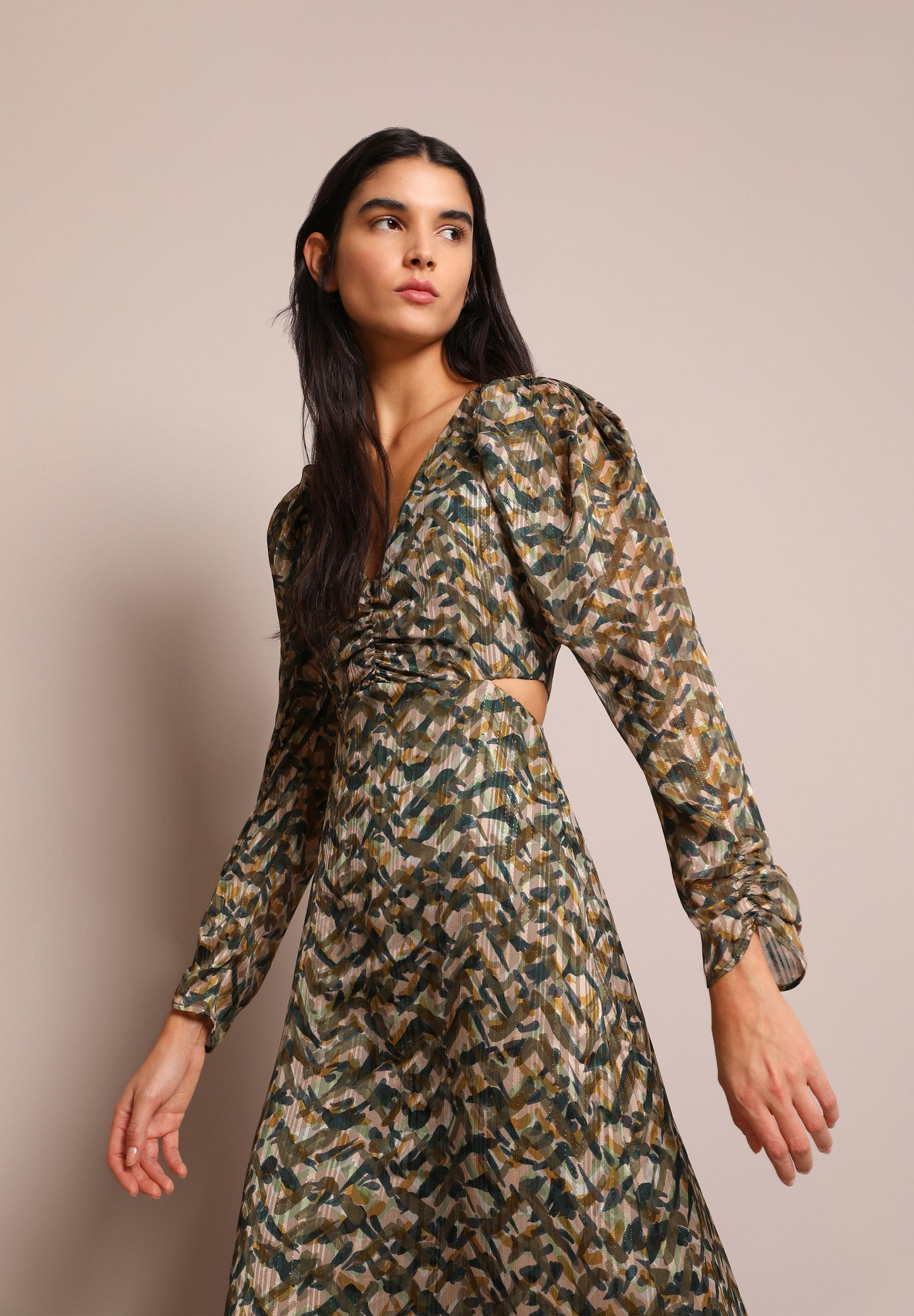 VESTIDO MIDI CUT OUT