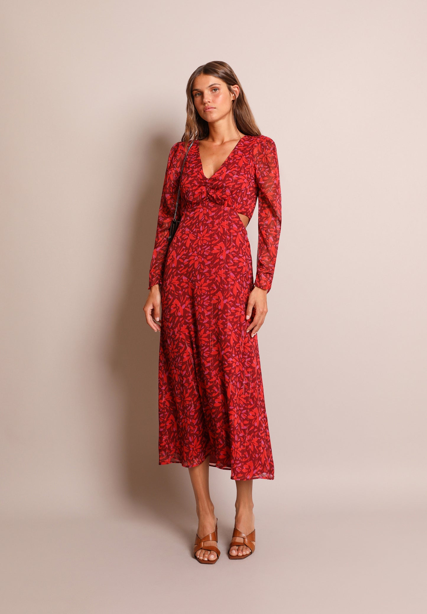 VESTIDO MIDI CUT OUT