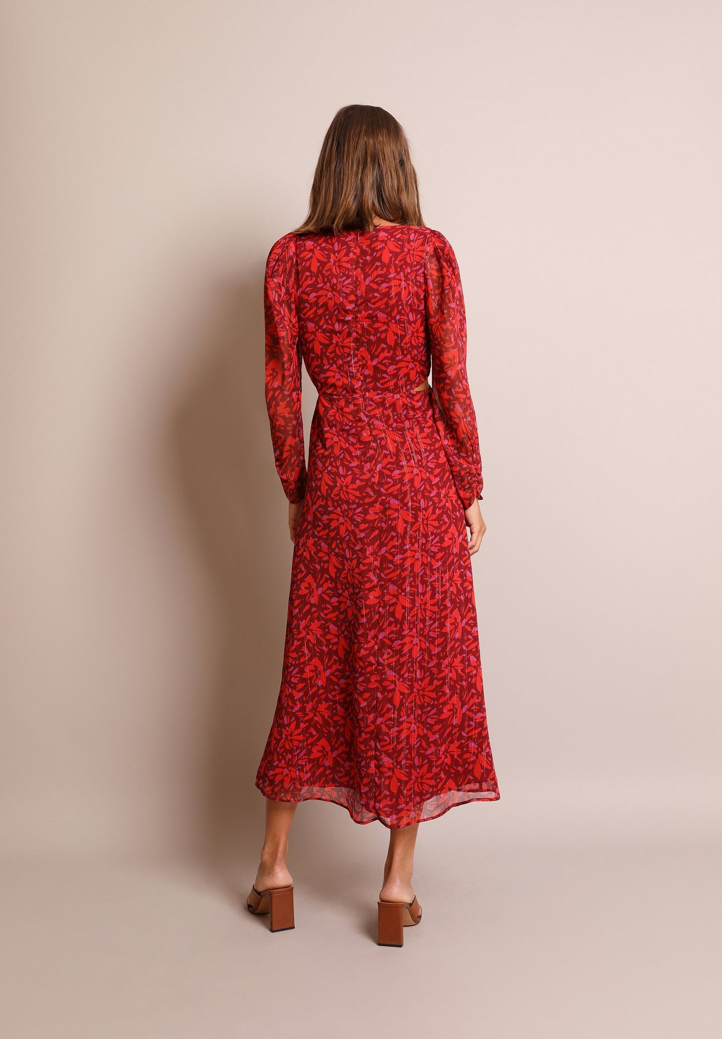 VESTIDO MIDI CUT OUT