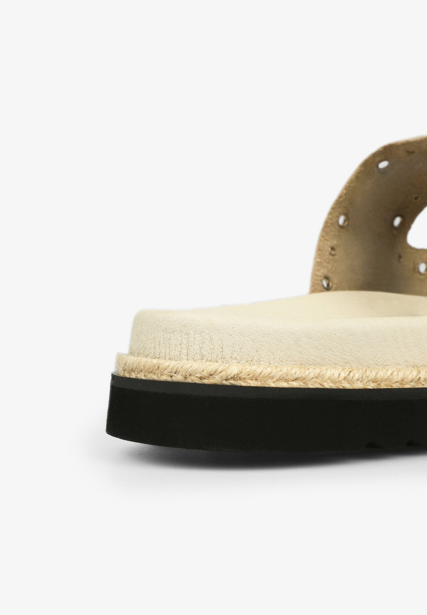 SANDALIAS HEBILLAS TACHUELAS