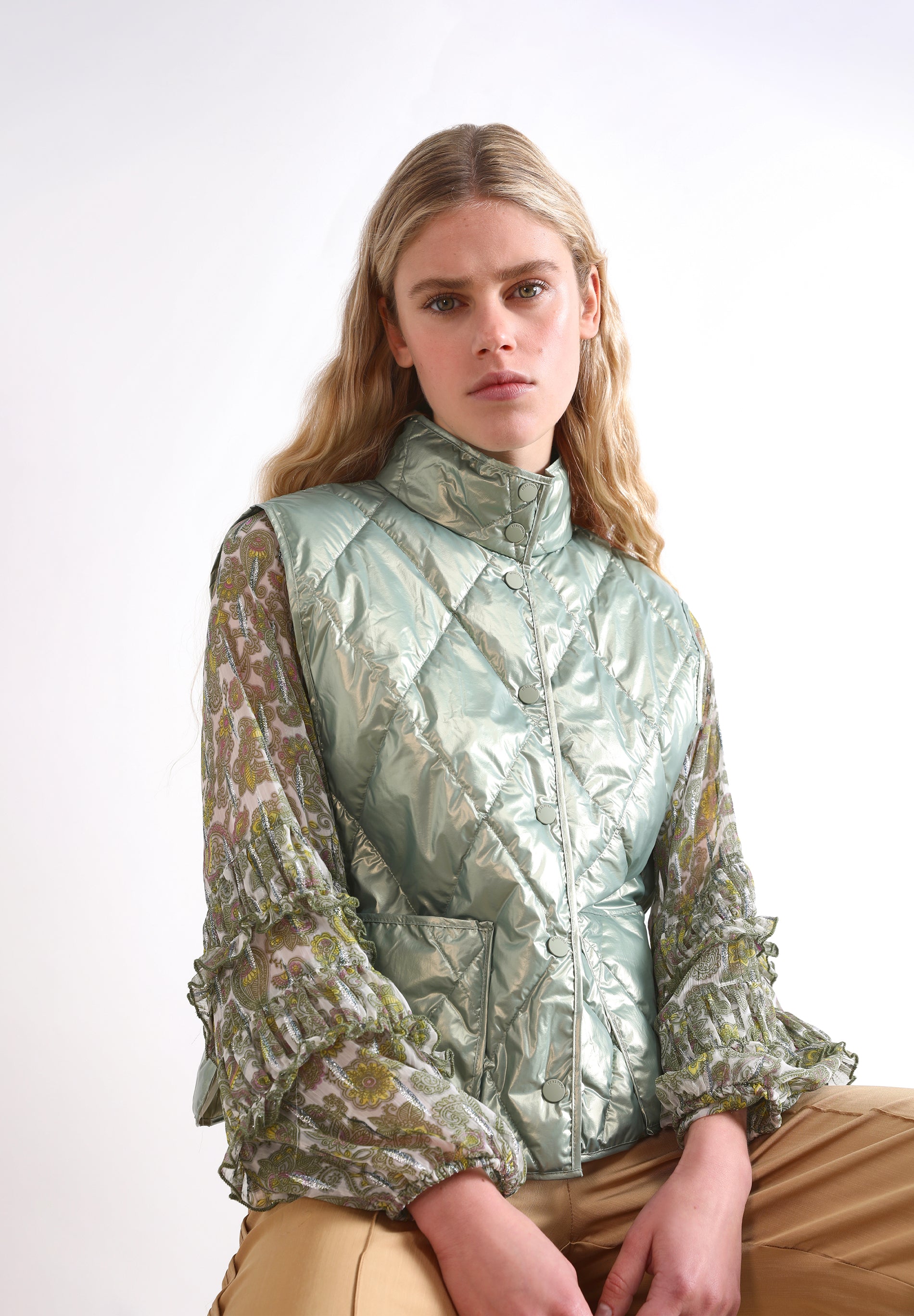 CHALECO ACOLCHADO BOLSILLOS