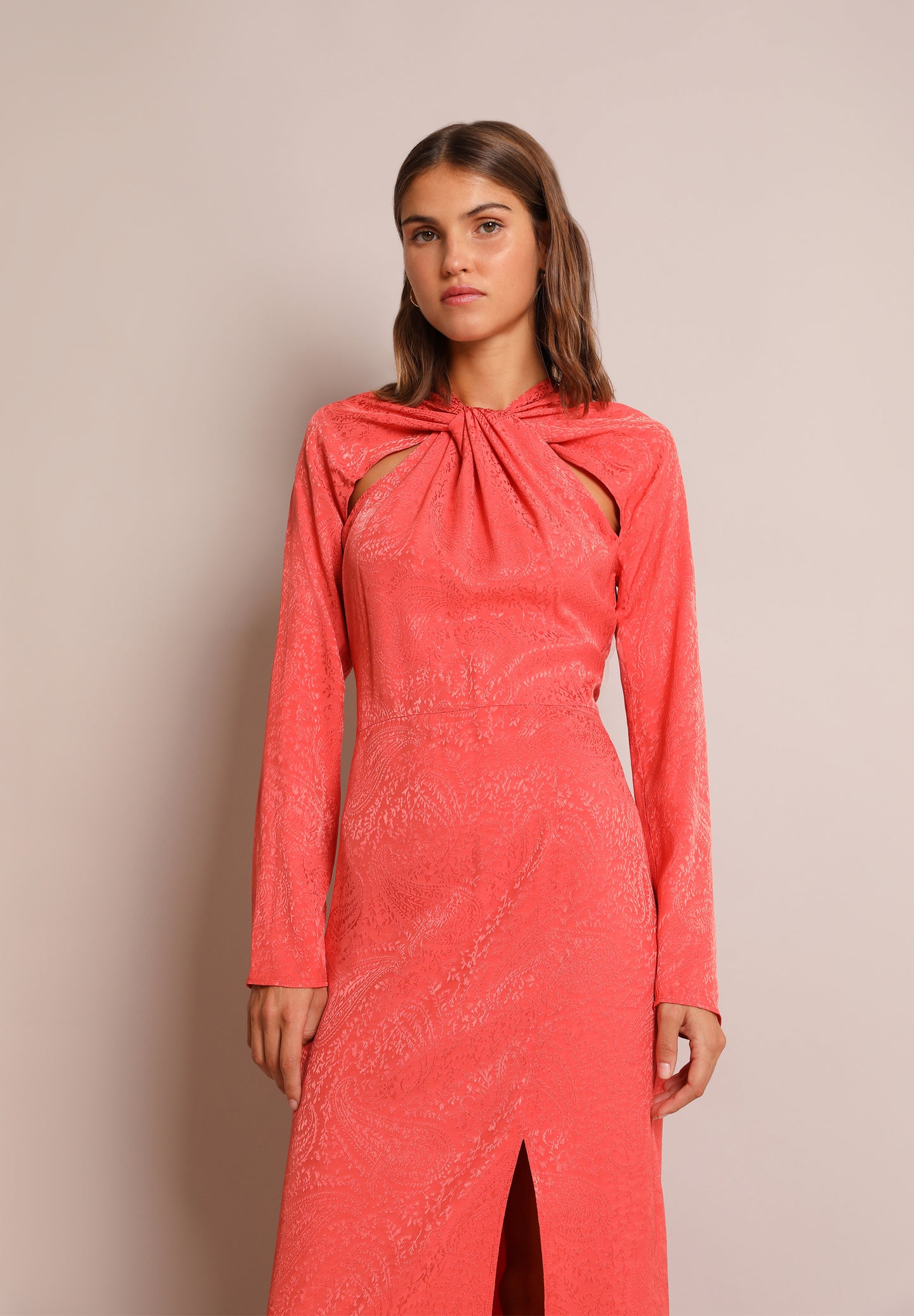 VESTIDO ESCOTE ABERTURAS