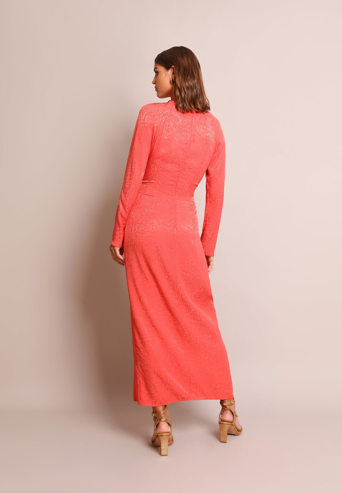 VESTIDO ESCOTE ABERTURAS