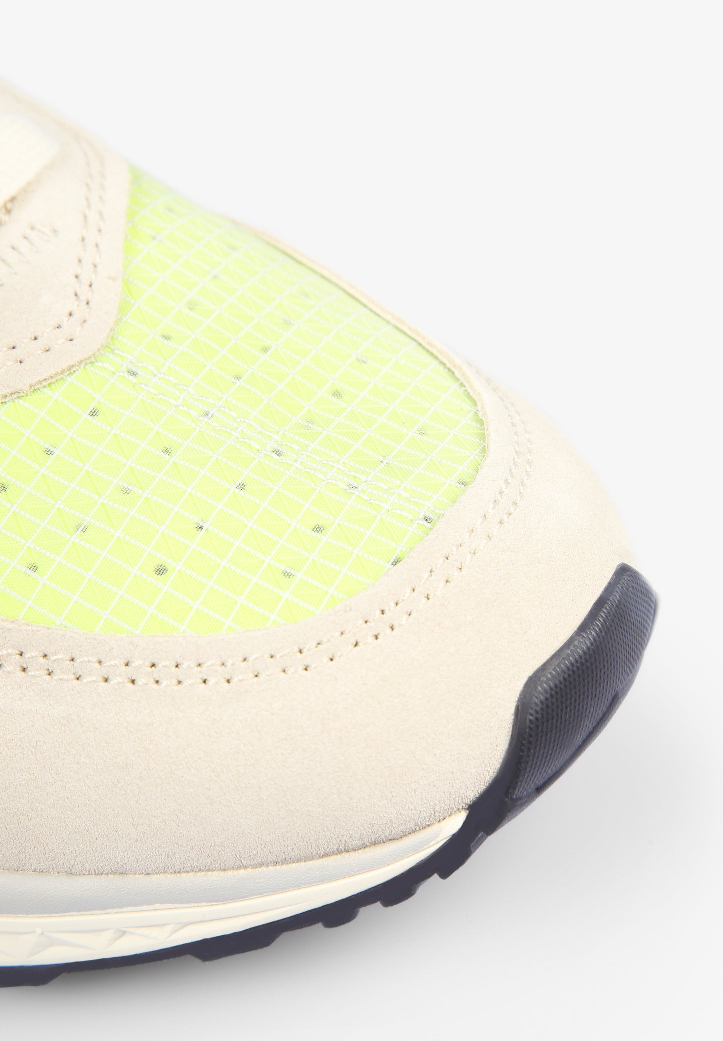 SNEAKERS CALAVERA DETALLES FLÚOR