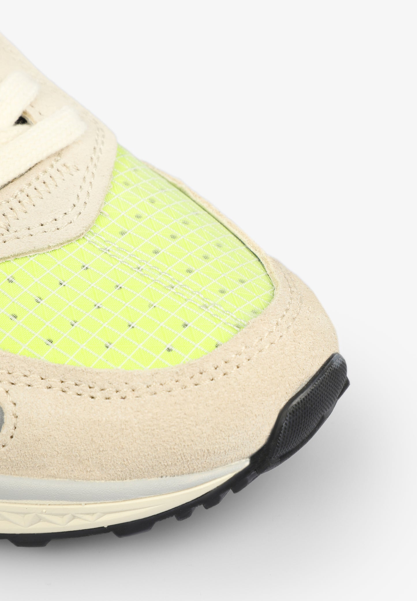 SNEAKERS CALAVERA DETALLES FLUOR