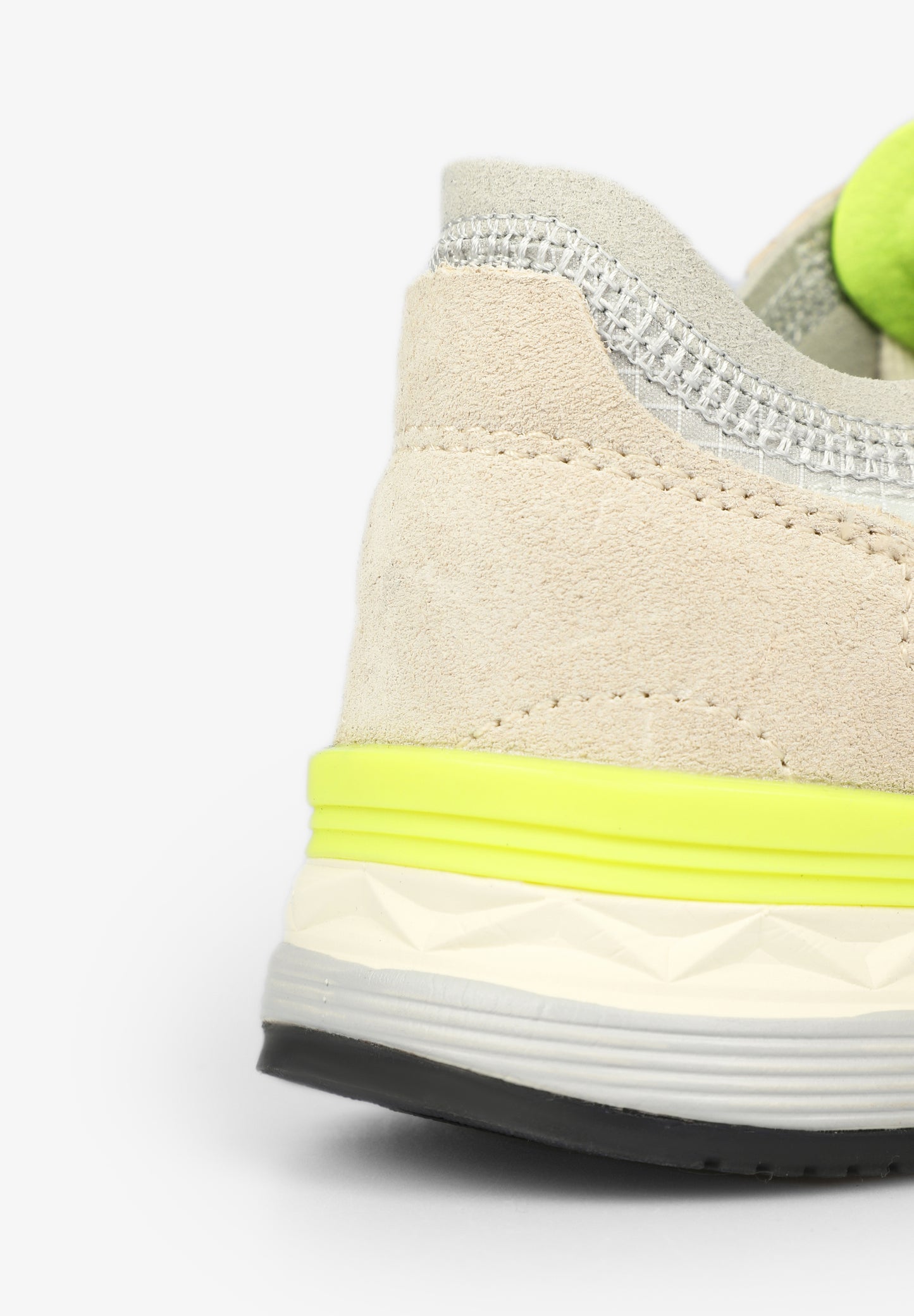 SNEAKERS CALAVERA DETALLES FLUOR