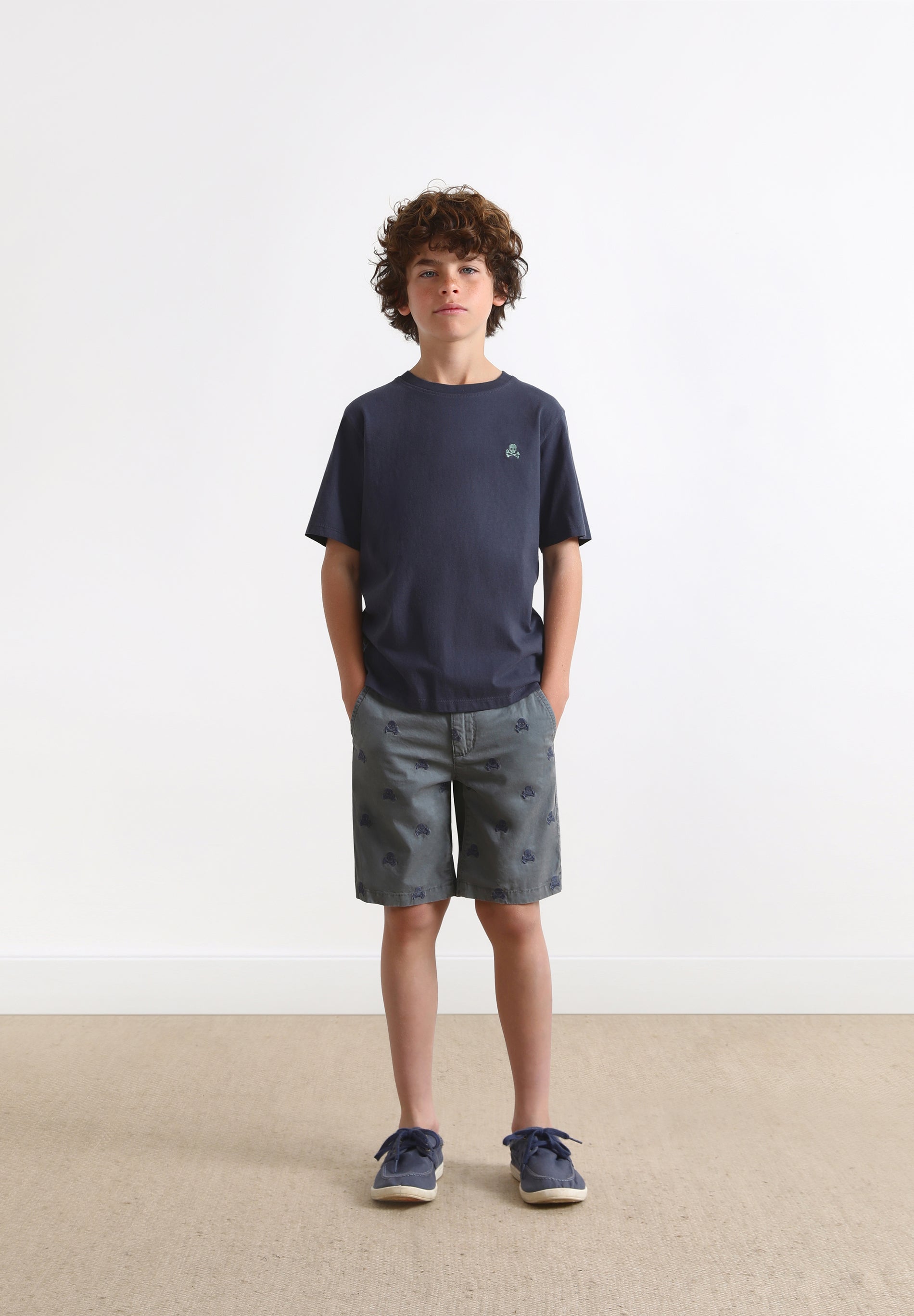 BERMUDAS CALAVERAS ALL OVER