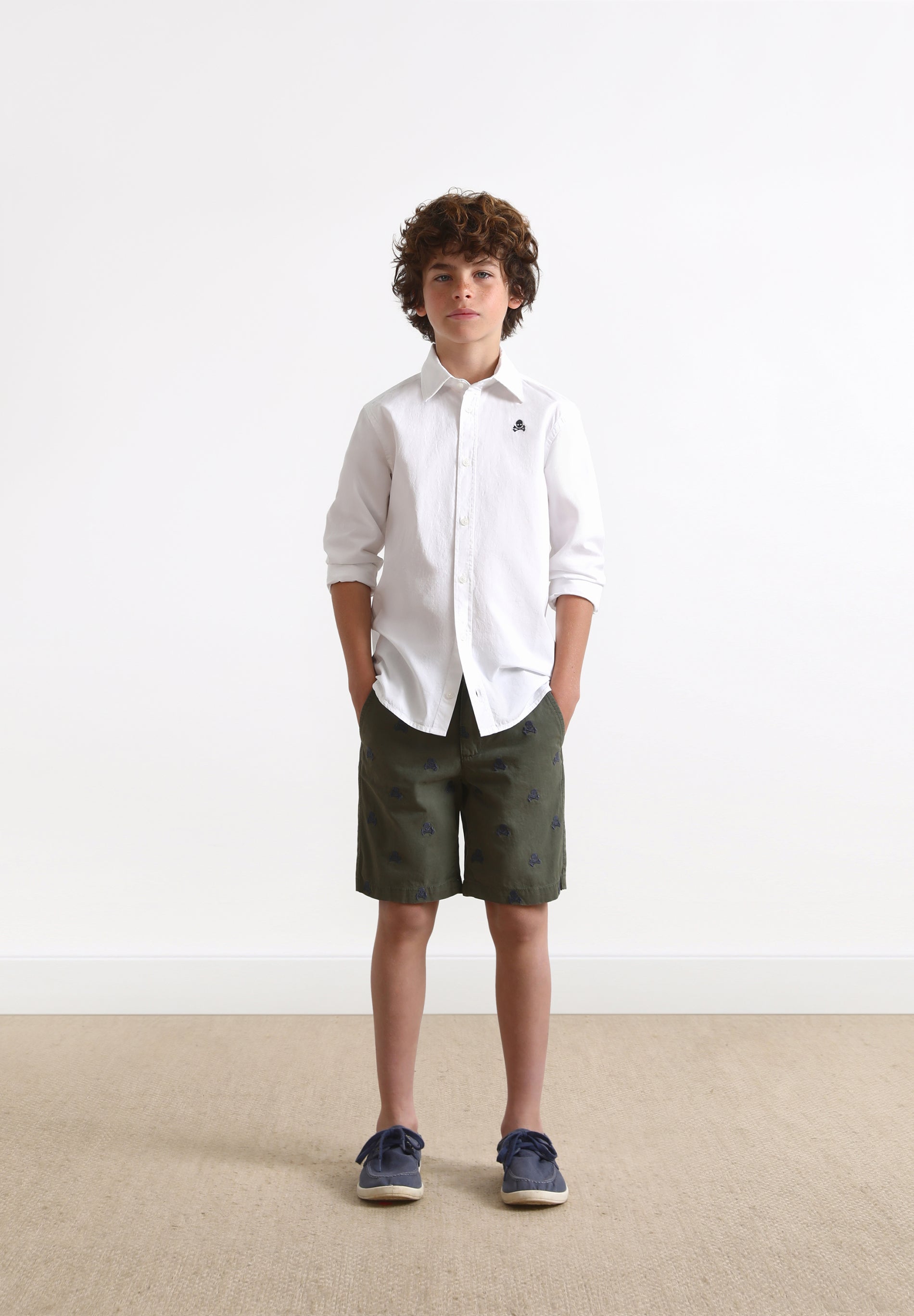 BERMUDAS CALAVERAS ALL OVER