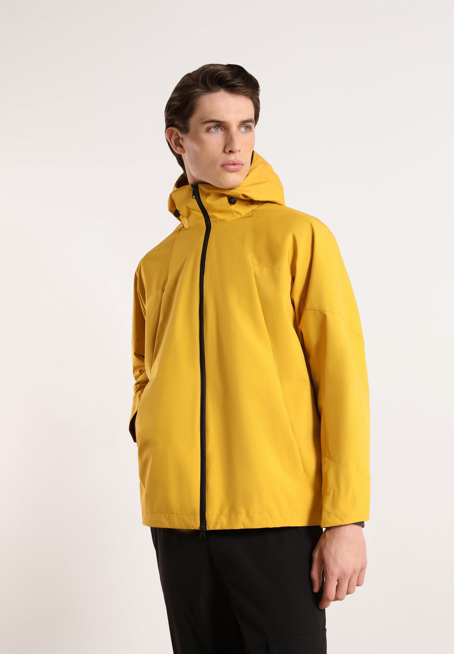 CHAQUETA TÉCNICA IMPERMEABLE