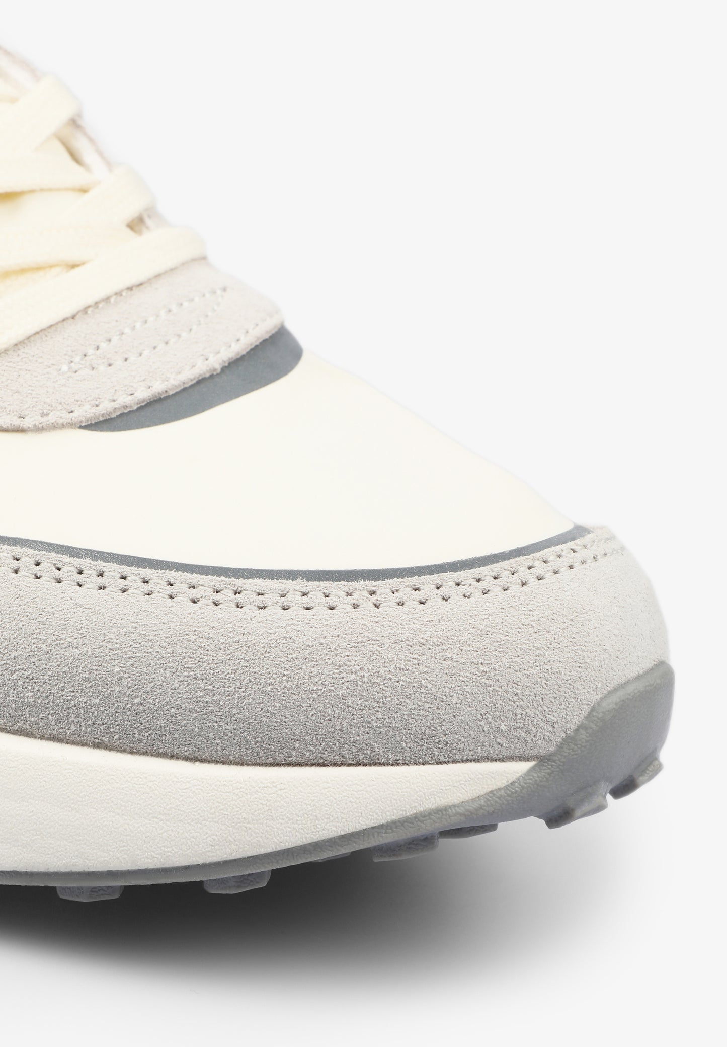 SNEAKERS SUELA DENTADA