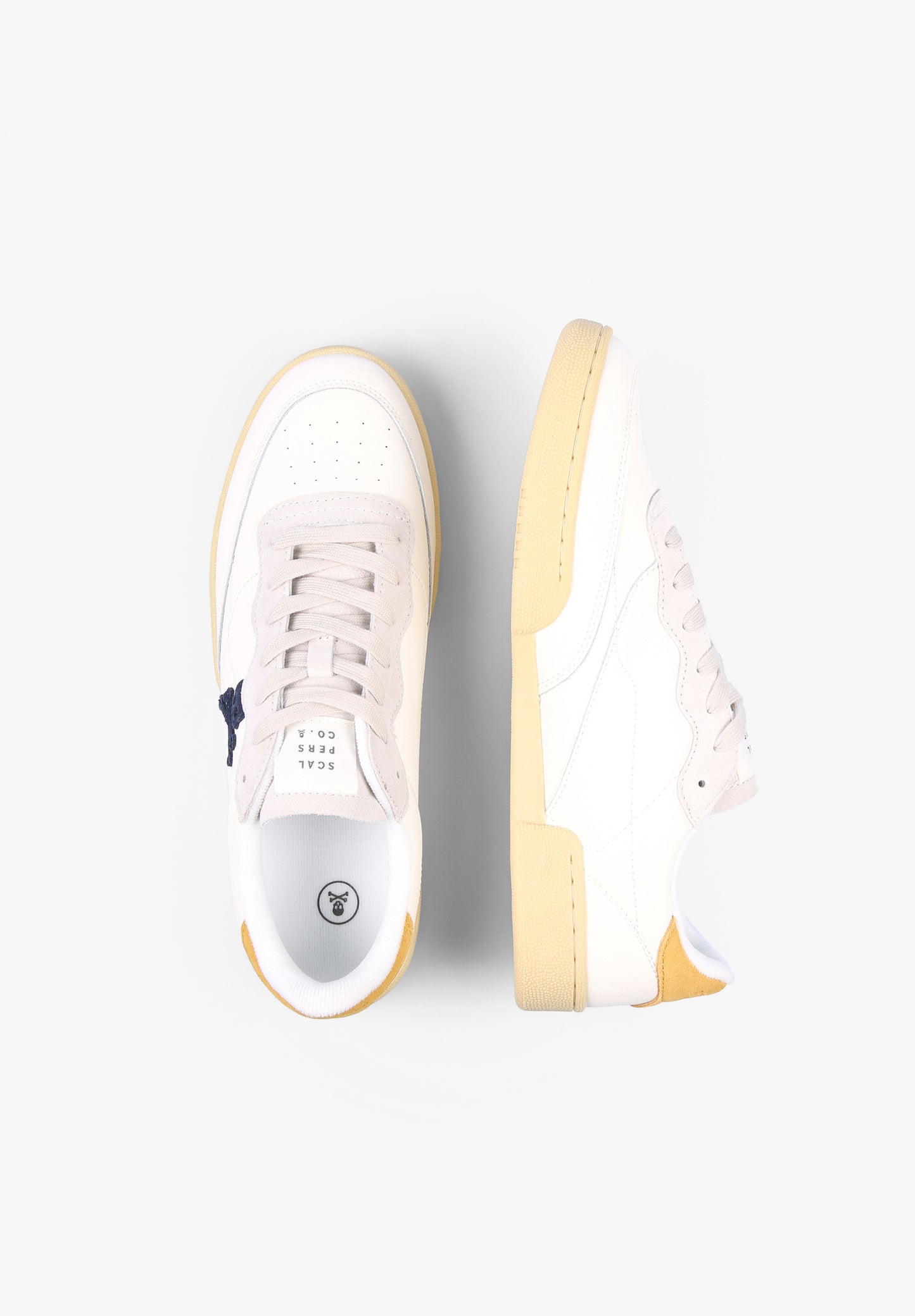 SNEAKERS DETALLE TALÓN