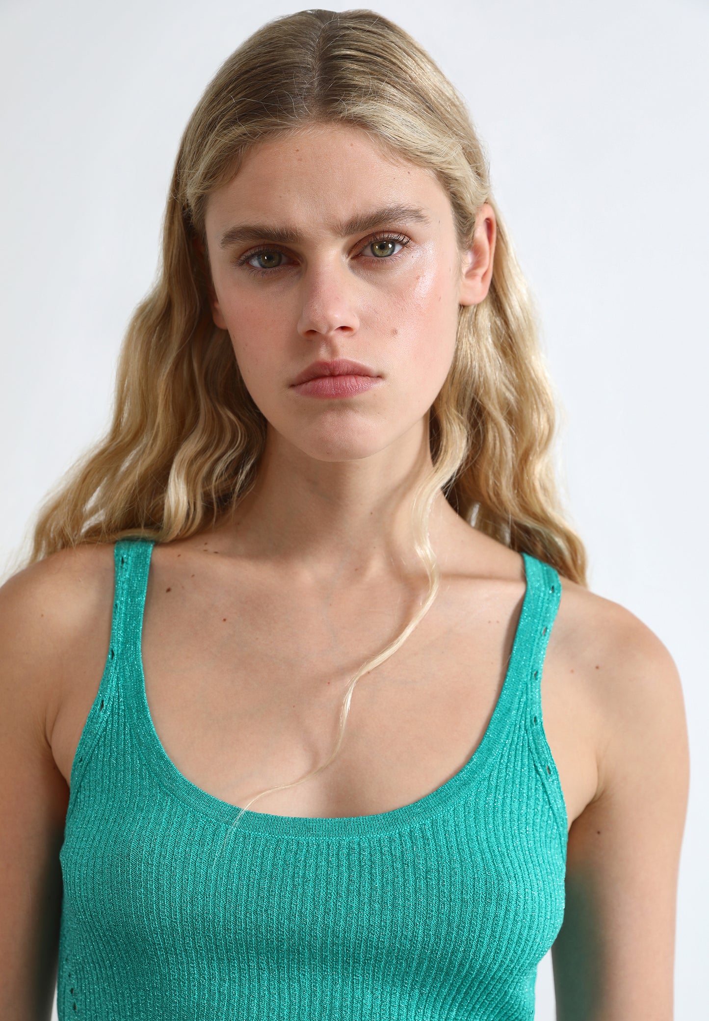 TOP PUNTO ESPALDA ABERTURAS