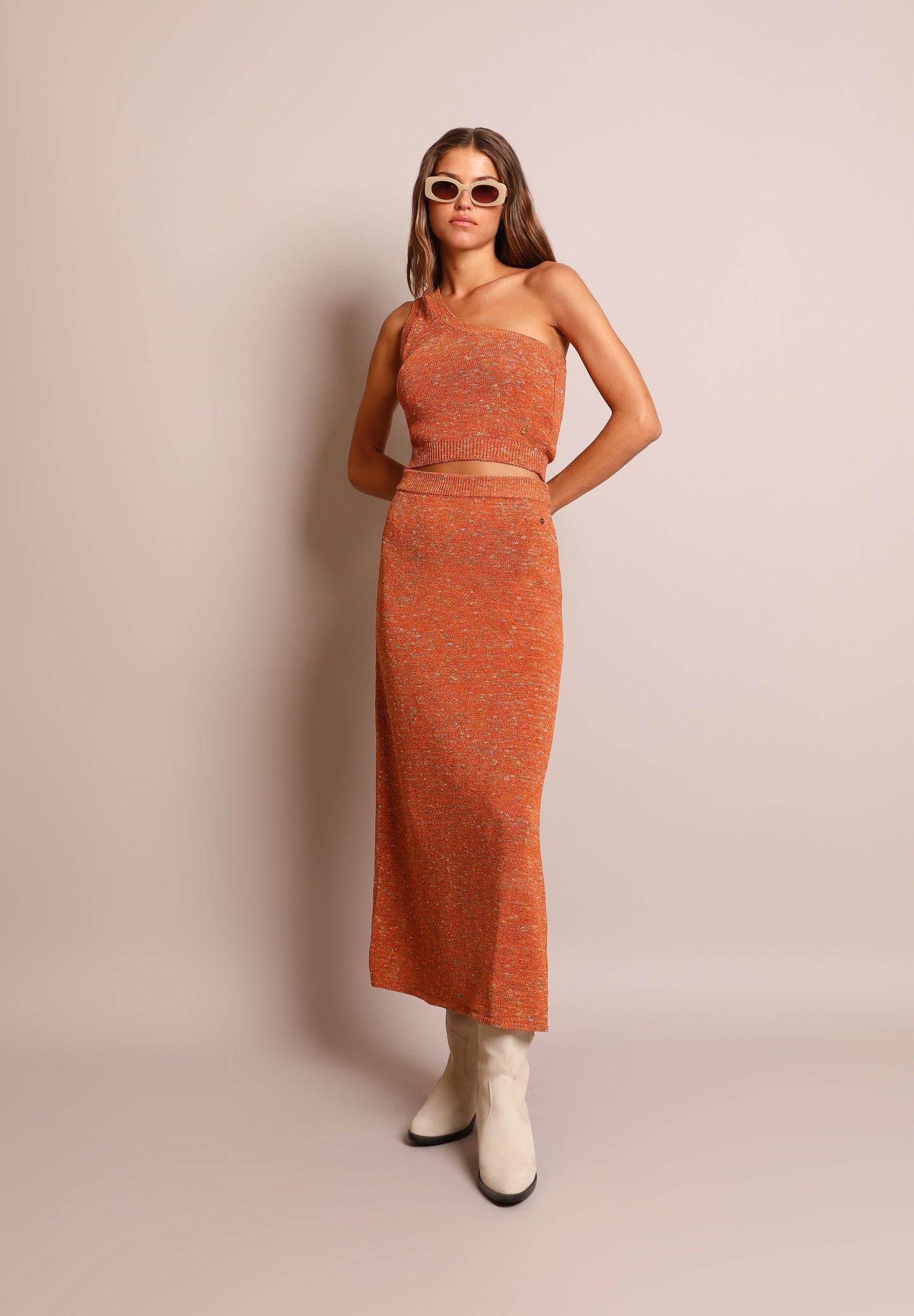 TOP PUNTO ASIMÉTRICO