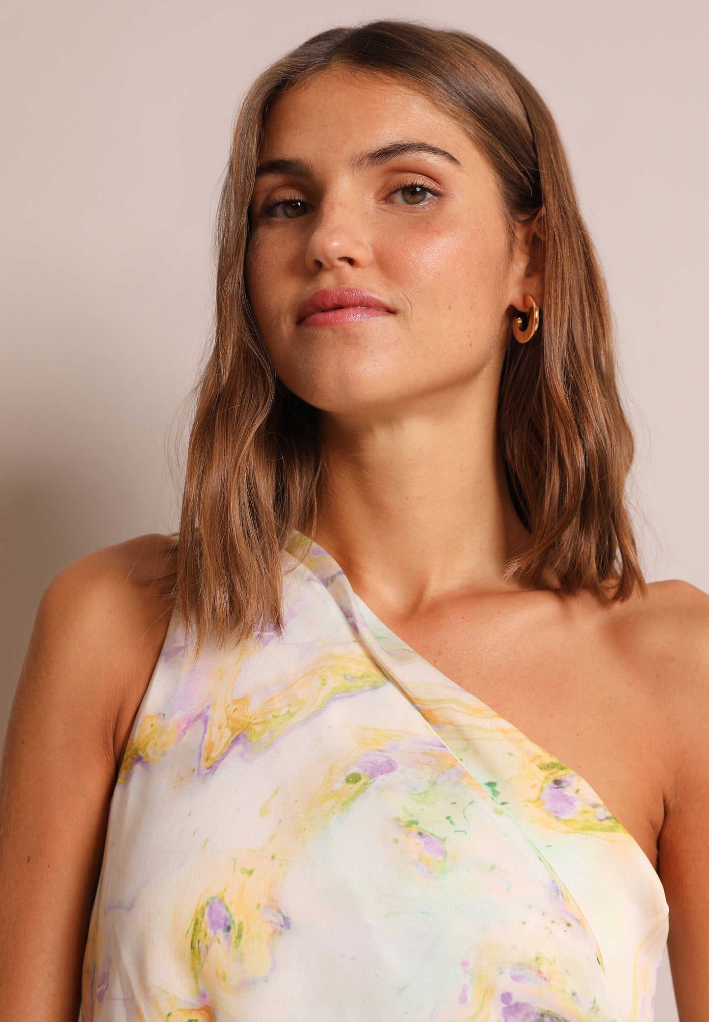 VESTIDO MIDI ASIMÉTRICO