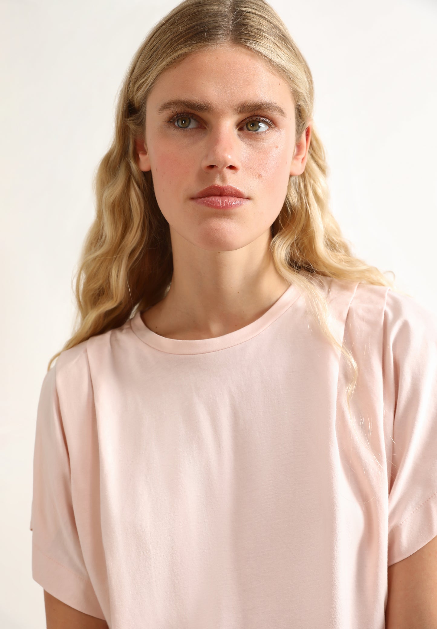 CAMISETA FRUNCE HOMBRO