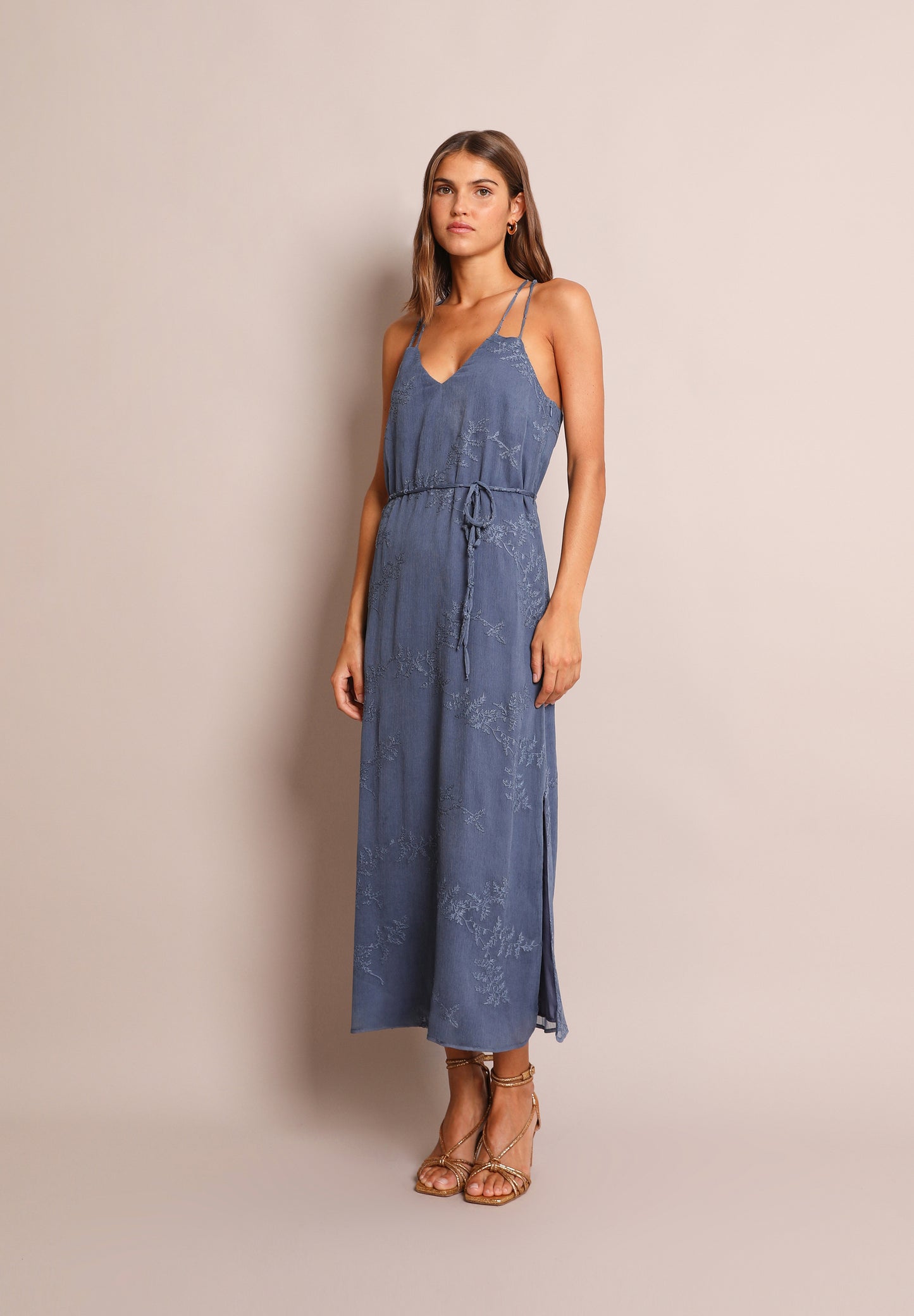 VESTIDO LENCERO BORDADOS