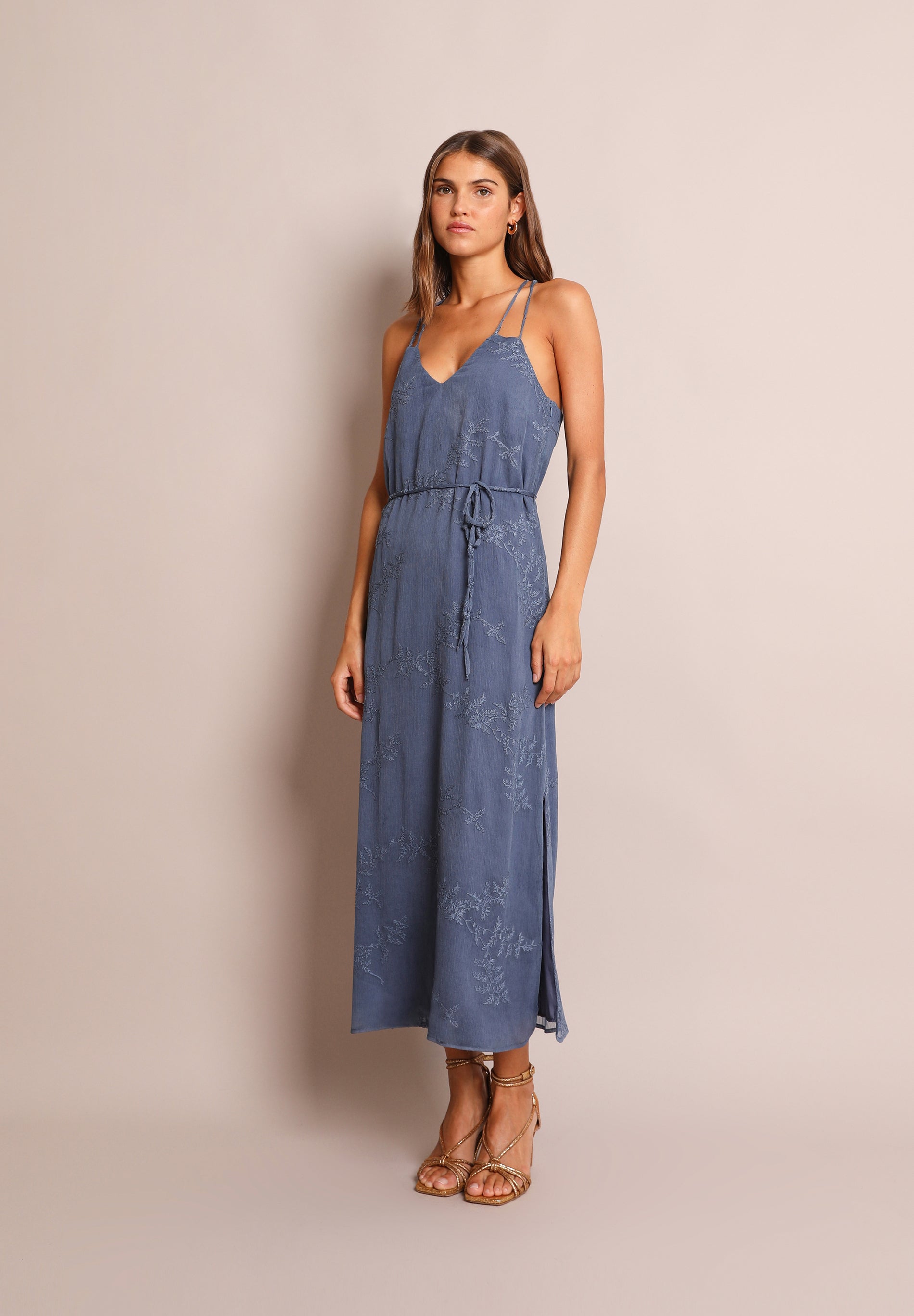 VESTIDO LENCERO BORDADOS