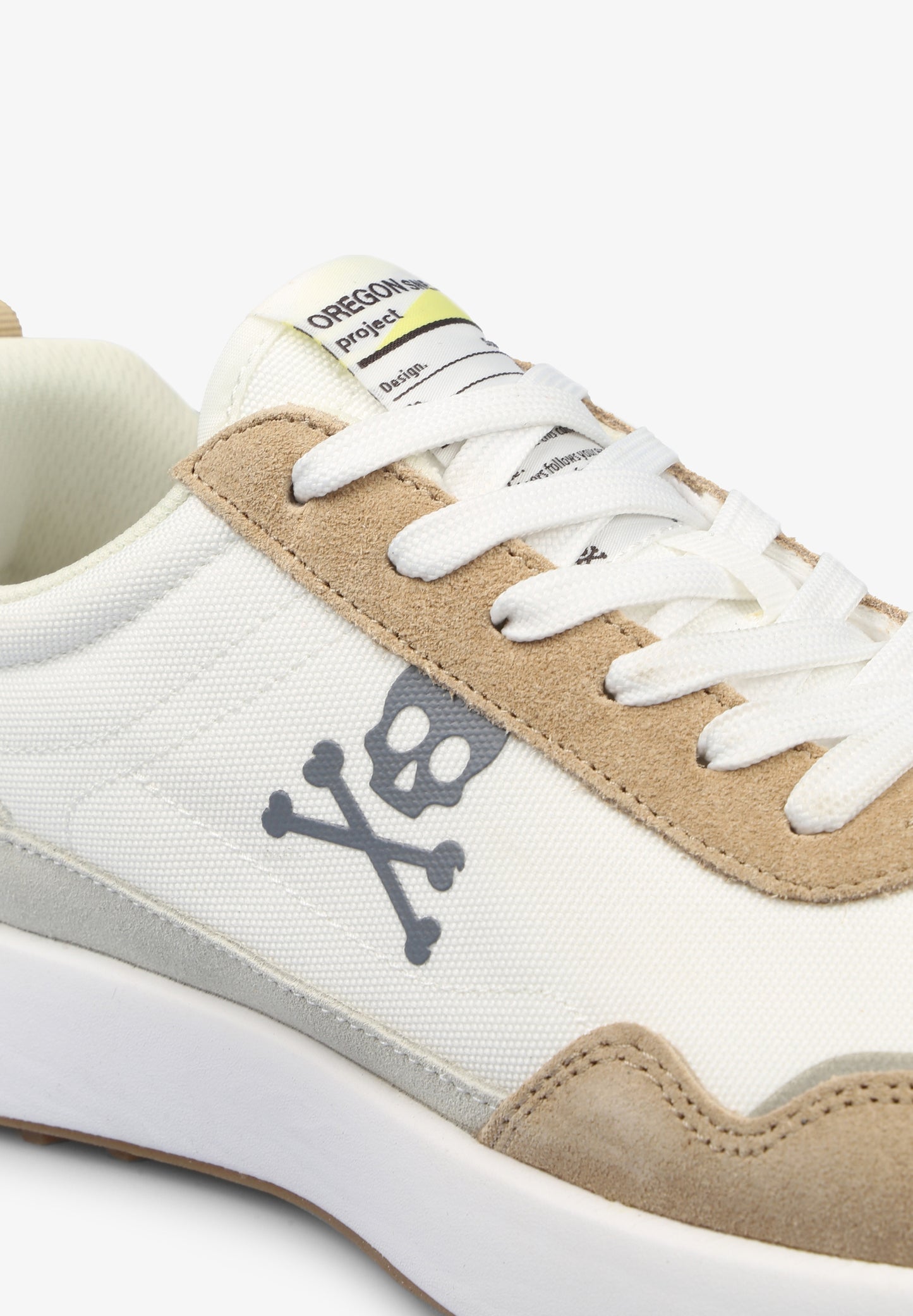 SNEAKERS CALAVERA CONTRASTE