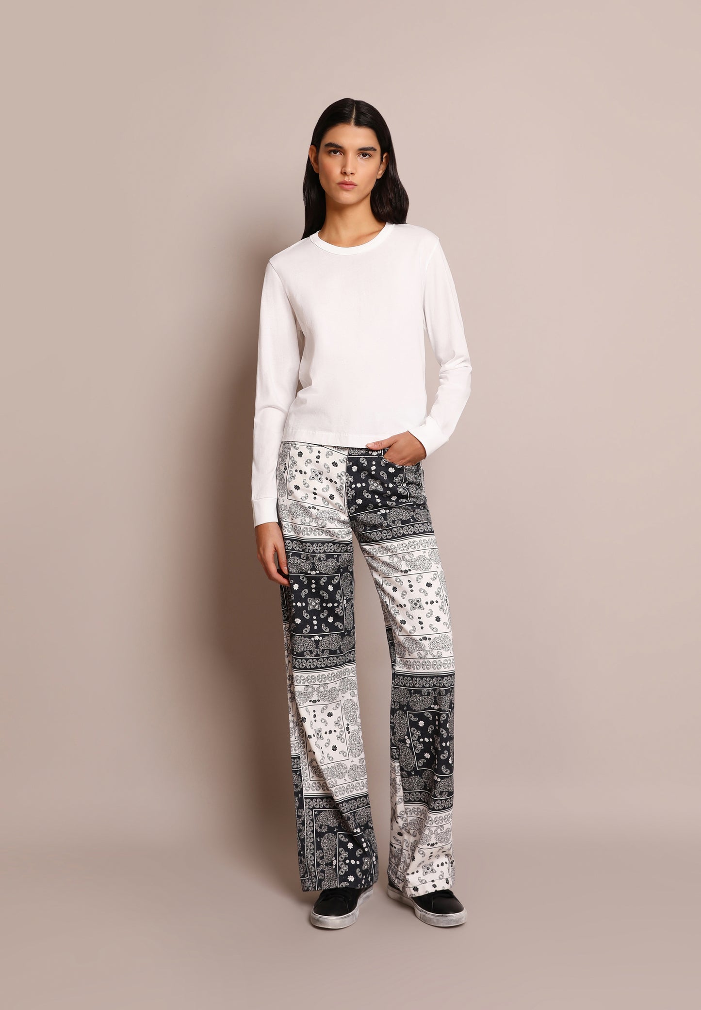 CAMISETA ABERTURA TRASERA